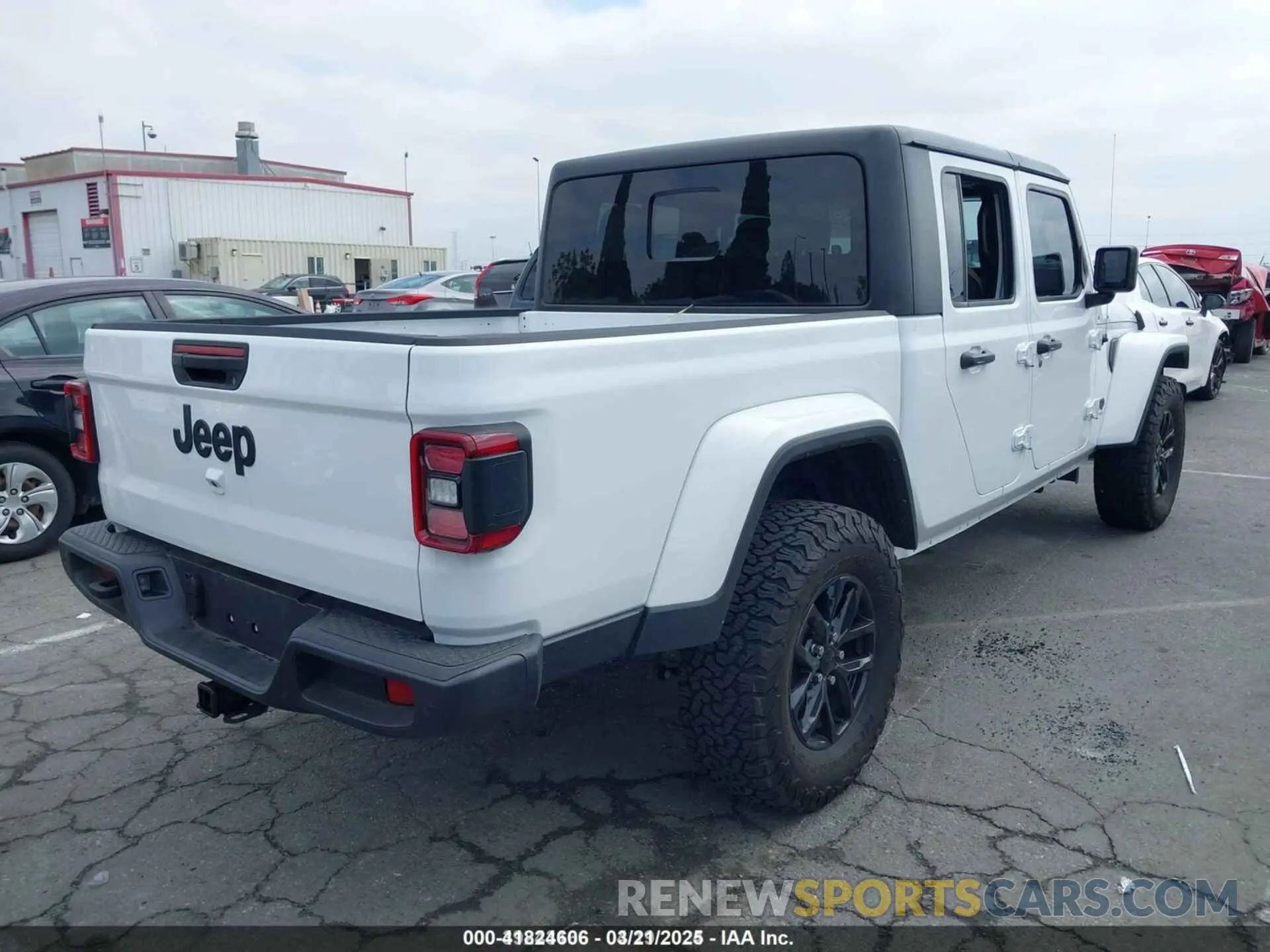 4 Photograph of a damaged car 1C6HJTAG8NL181214 JEEP GLADIATOR 2022
