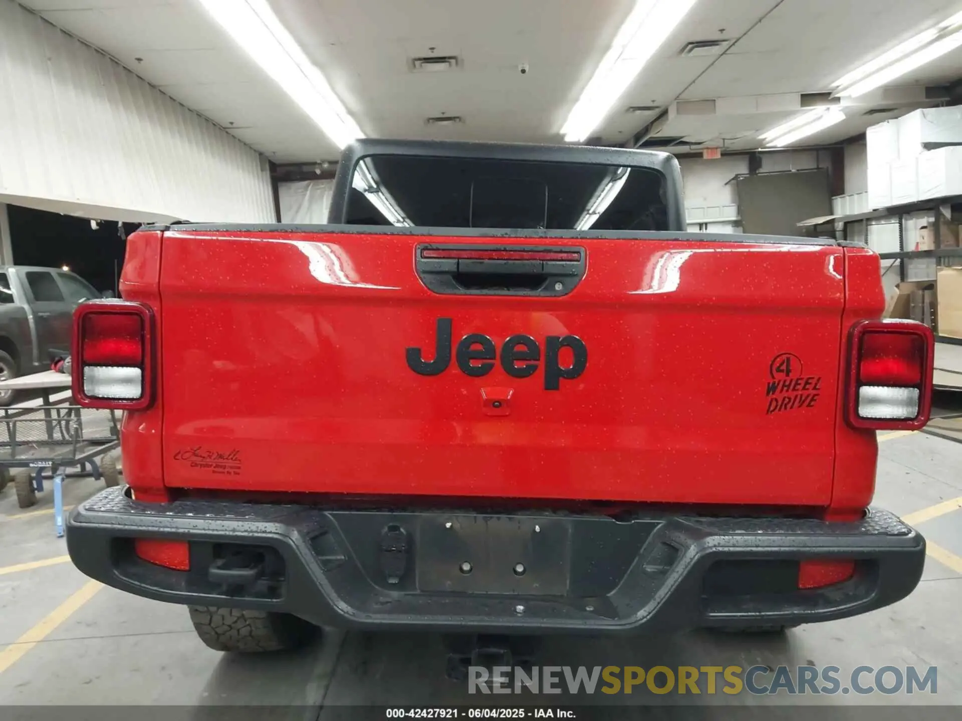 16 Photograph of a damaged car 1C6HJTAGXNL117353 JEEP GLADIATOR 2022