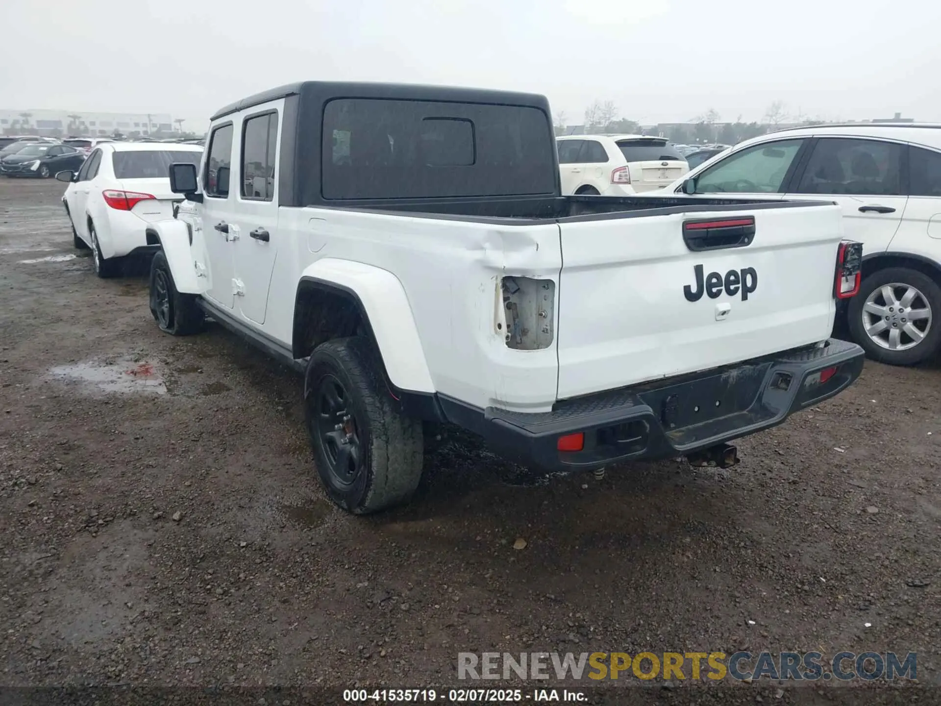 3 Photograph of a damaged car 1C6HJTAGXNL143080 JEEP GLADIATOR 2022