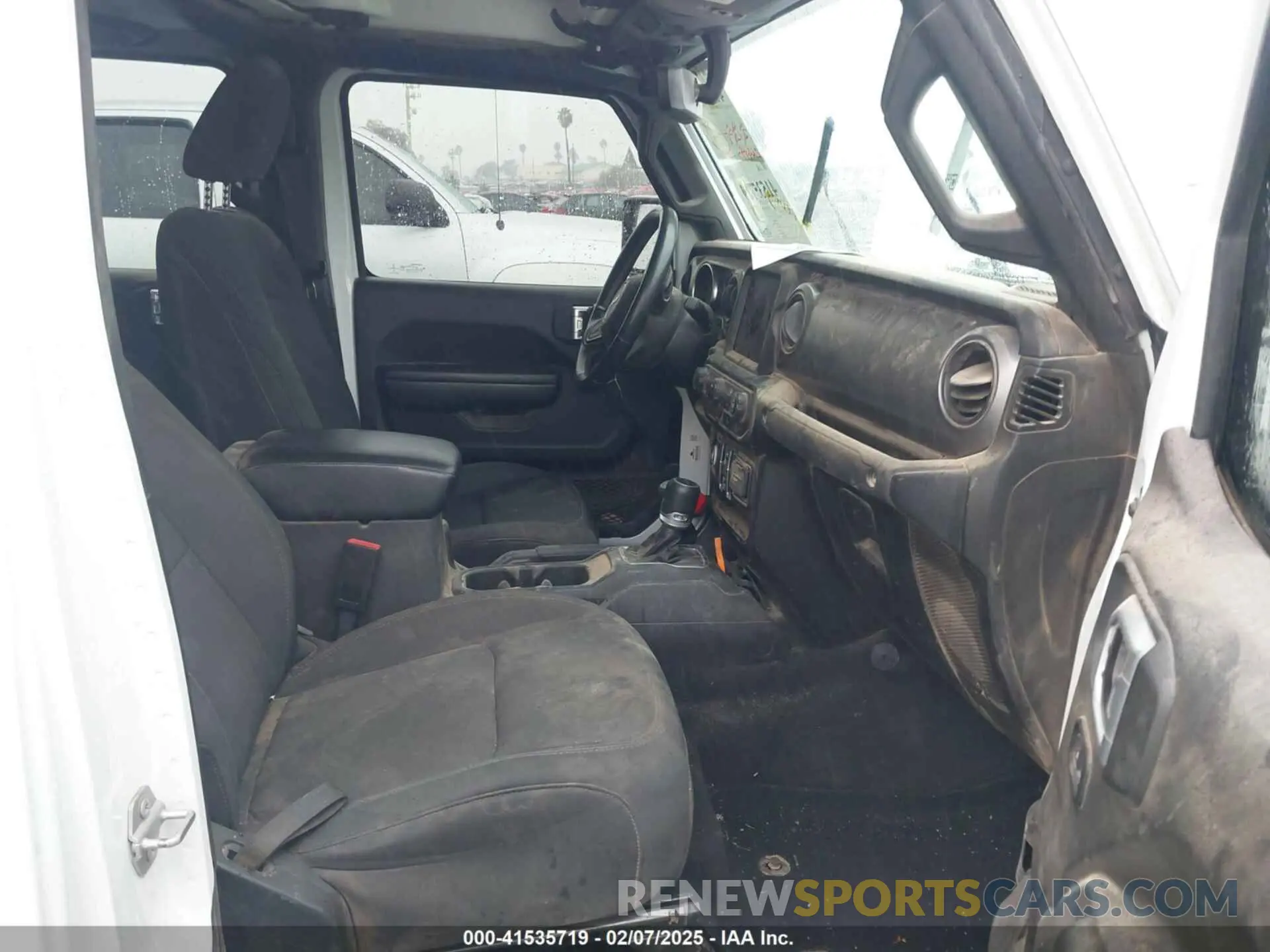 5 Photograph of a damaged car 1C6HJTAGXNL143080 JEEP GLADIATOR 2022