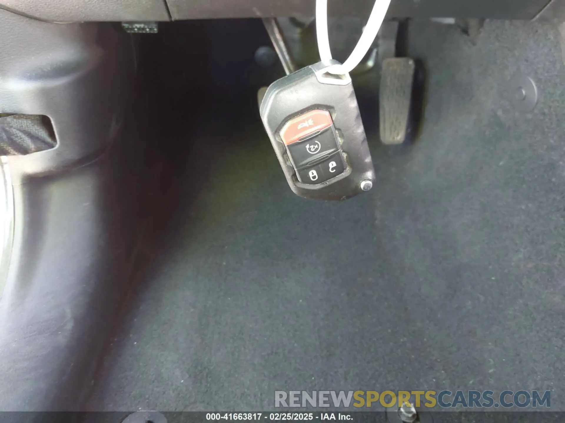 11 Photograph of a damaged car 1C6HJTAGXNL154774 JEEP GLADIATOR 2022