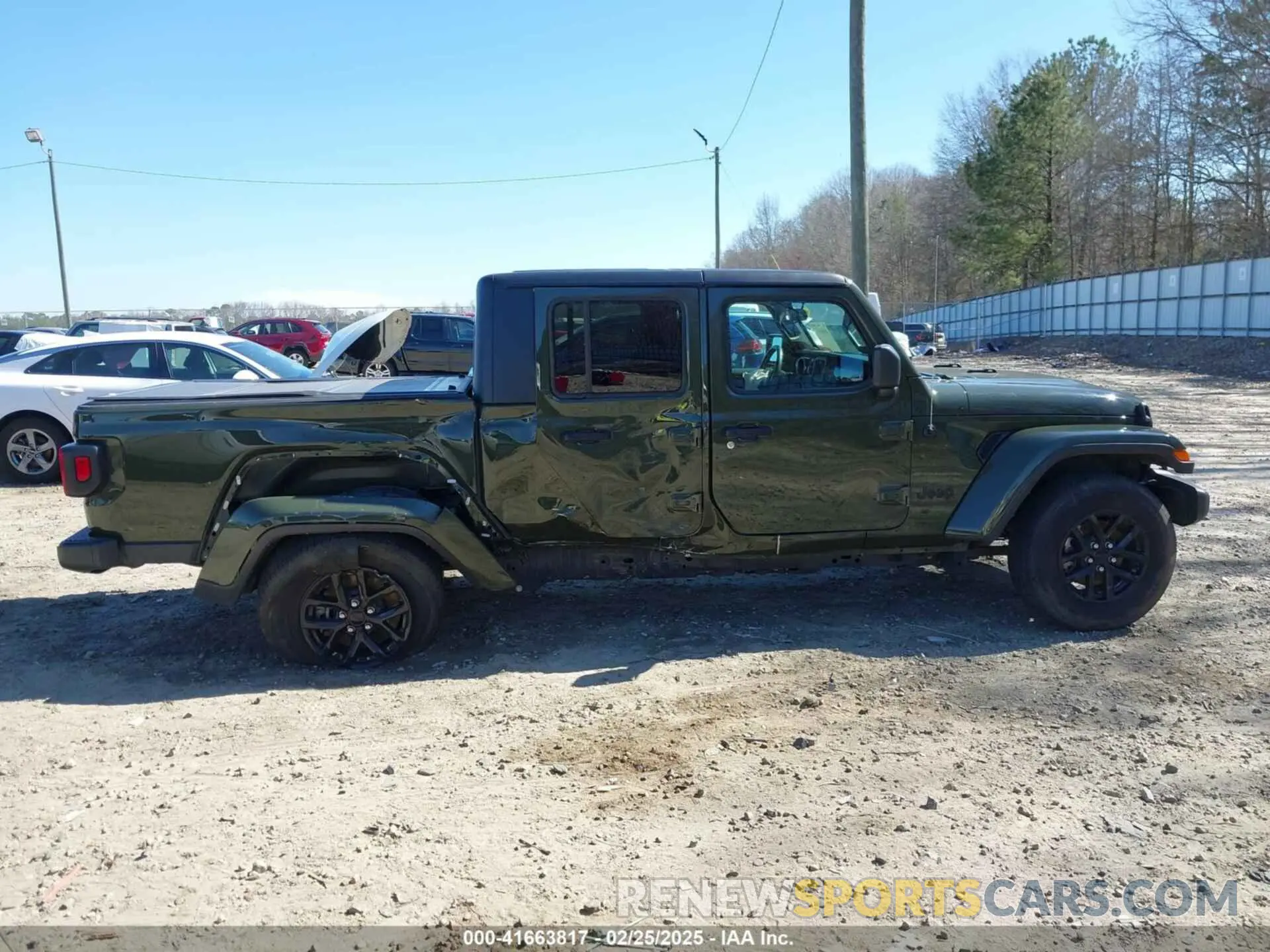 13 Photograph of a damaged car 1C6HJTAGXNL154774 JEEP GLADIATOR 2022