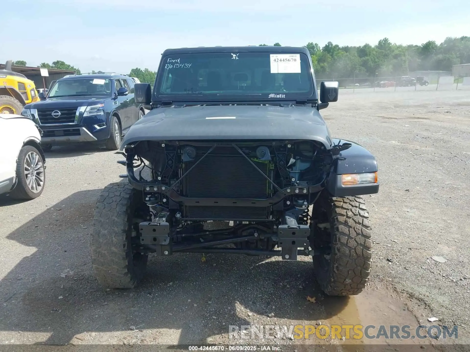 13 Photograph of a damaged car 1C6HJTAGXNL177374 JEEP GLADIATOR 2022