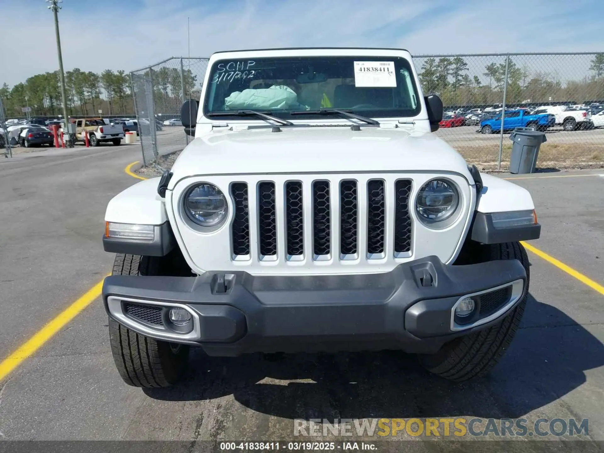 12 Photograph of a damaged car 1C6HJTFG1NL167518 JEEP GLADIATOR 2022