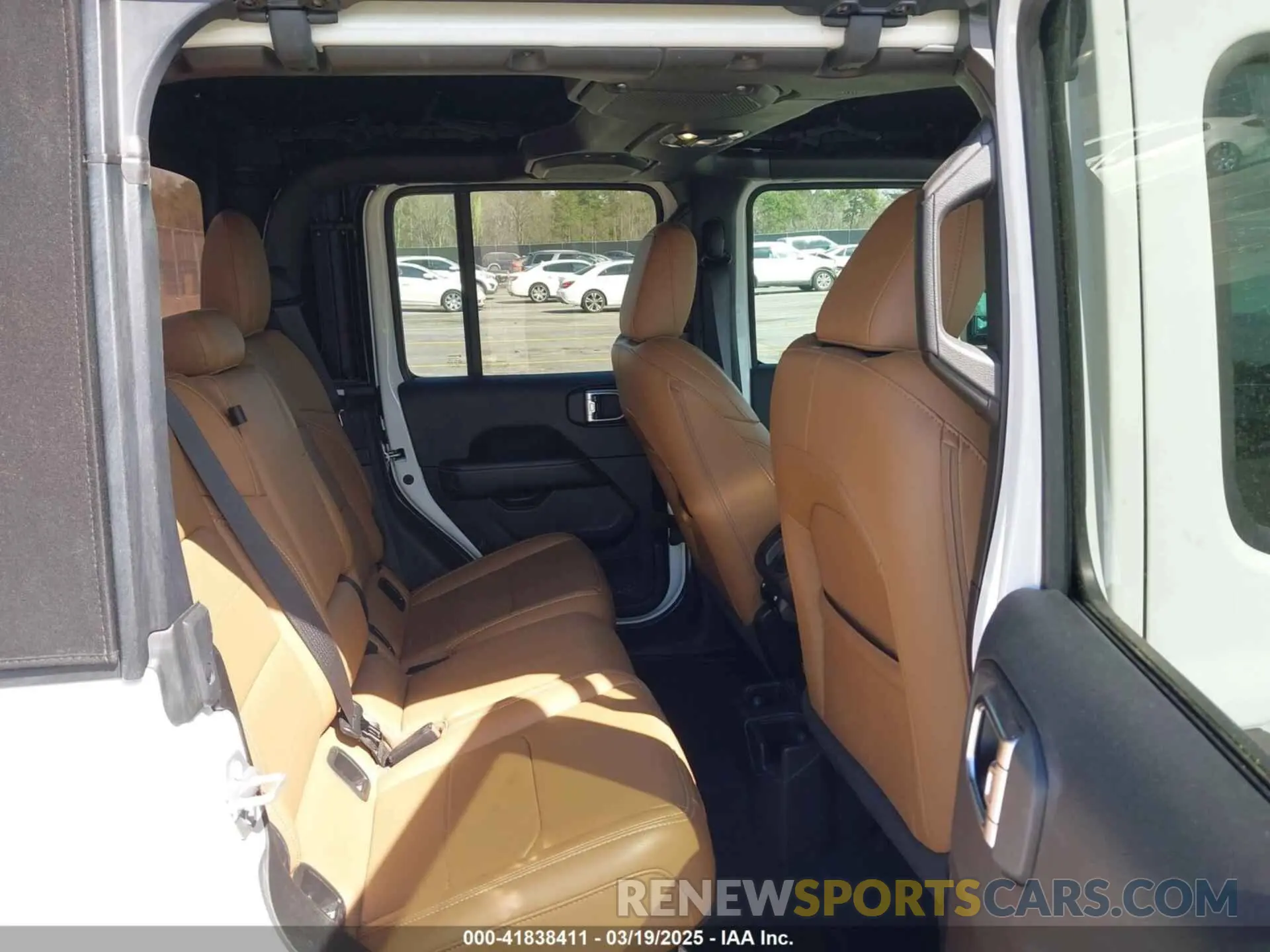 8 Photograph of a damaged car 1C6HJTFG1NL167518 JEEP GLADIATOR 2022
