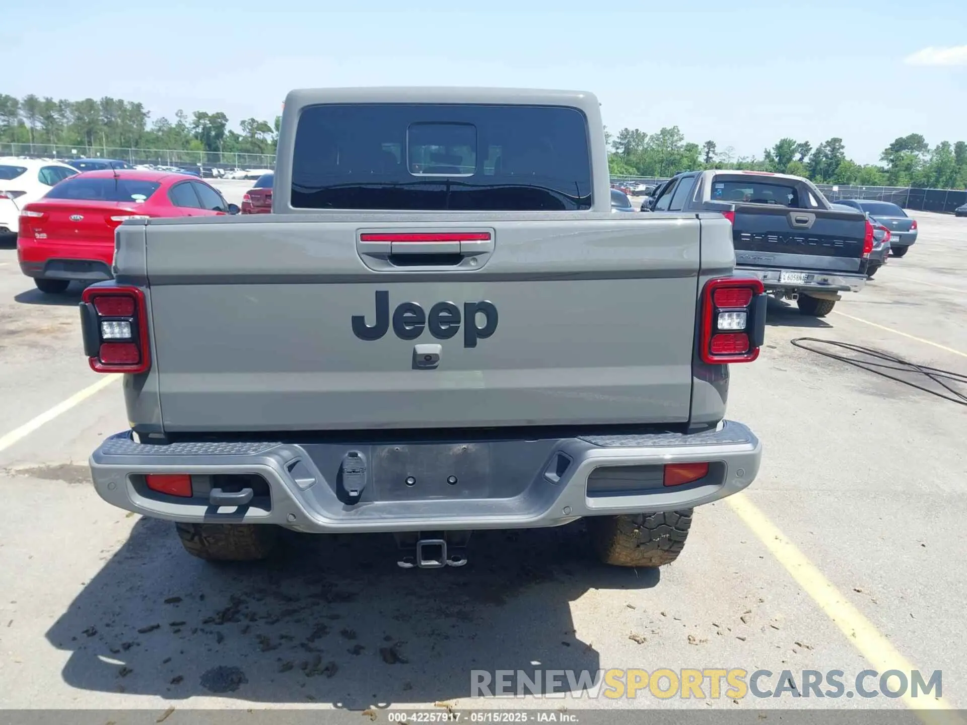 16 Photograph of a damaged car 1C6HJTFG5NL149751 JEEP GLADIATOR 2022
