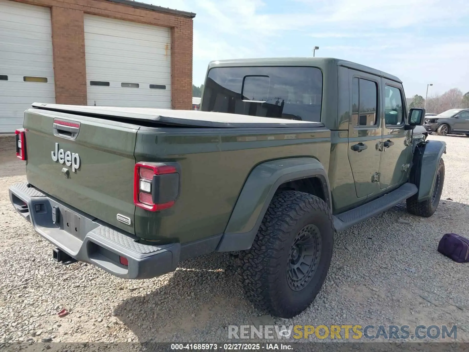 4 Photograph of a damaged car 1C6HJTFG5NL179574 JEEP GLADIATOR 2022