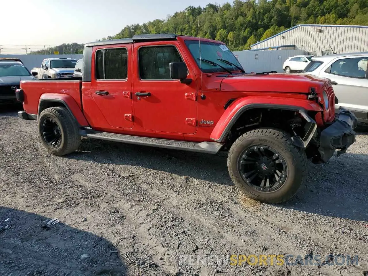 4 Photograph of a damaged car 1C6HJTFG6NL103412 JEEP GLADIATOR 2022