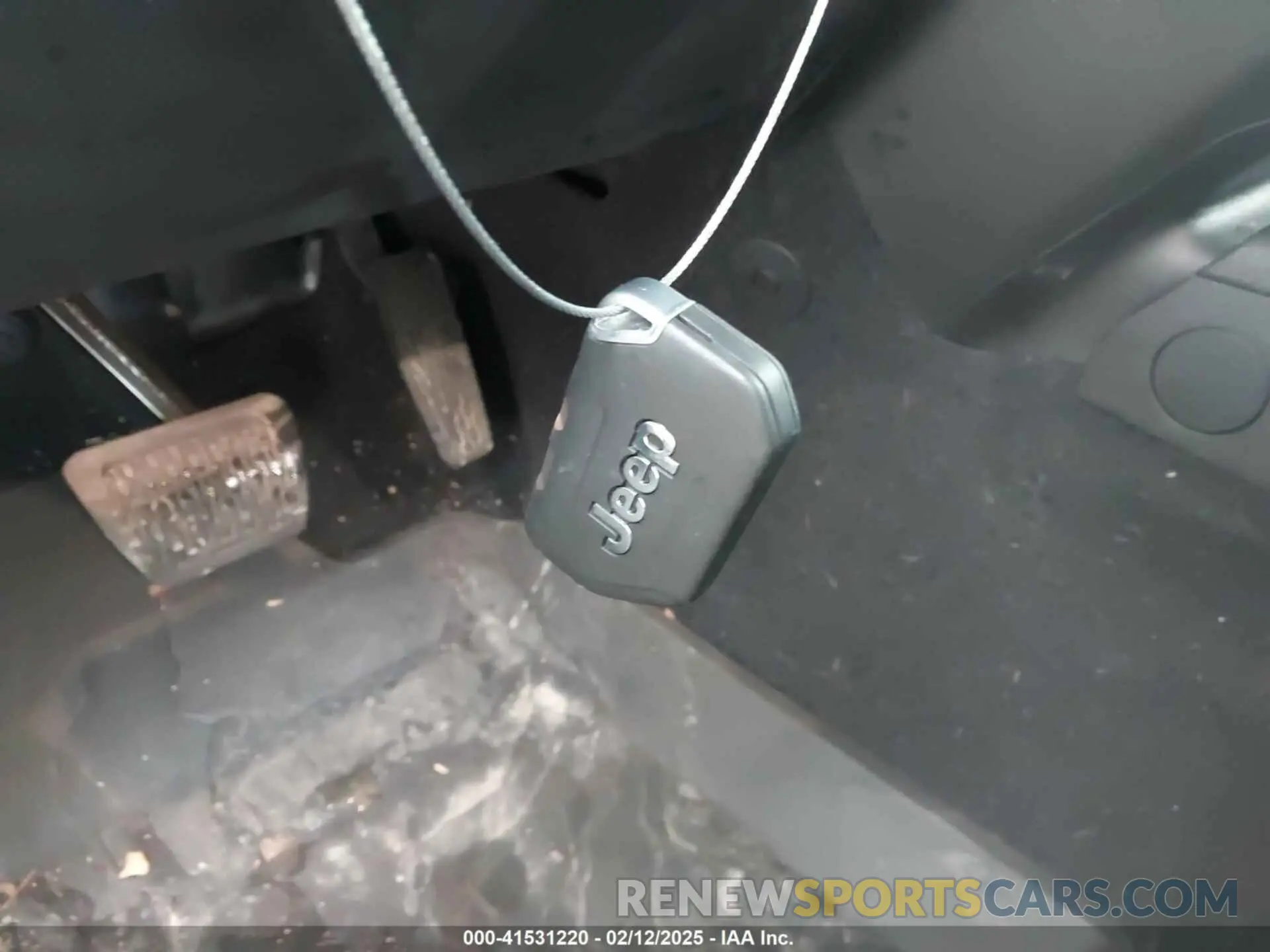 11 Photograph of a damaged car 1C6HJTFG6NL115527 JEEP GLADIATOR 2022