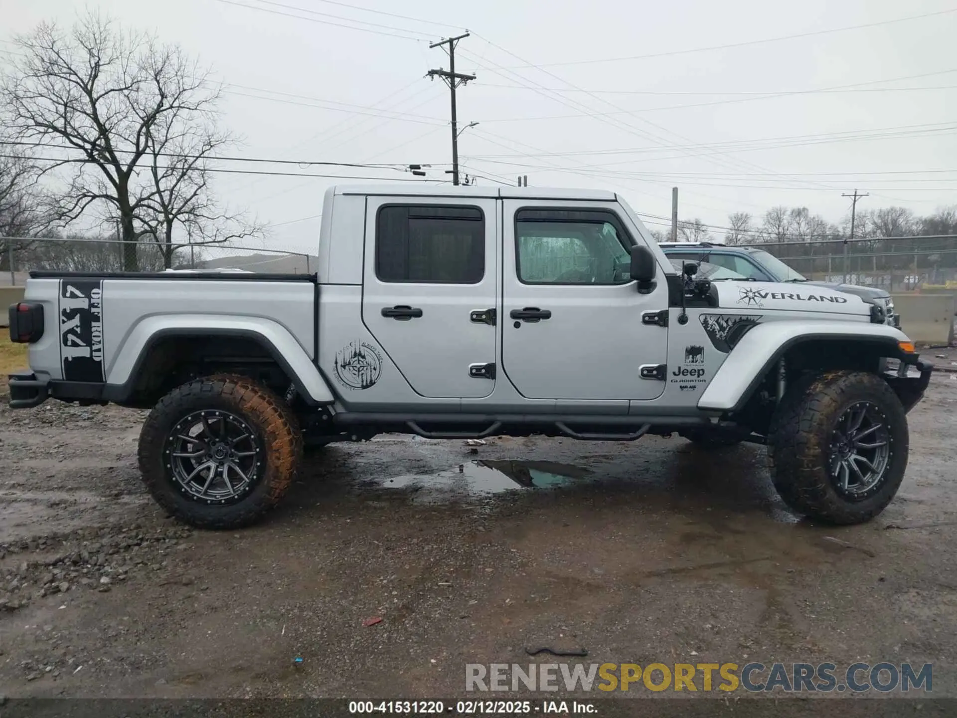 13 Photograph of a damaged car 1C6HJTFG6NL115527 JEEP GLADIATOR 2022