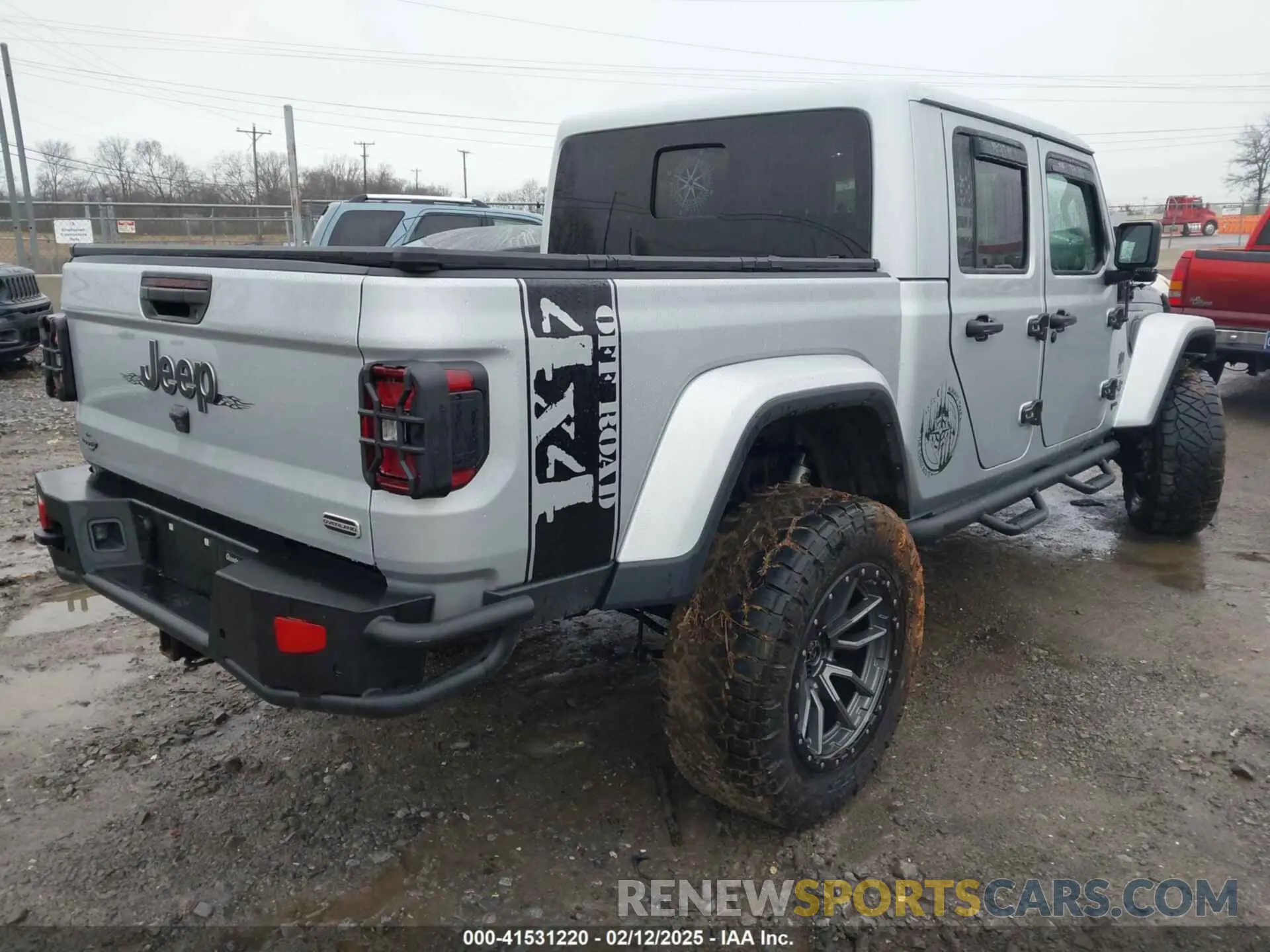 4 Photograph of a damaged car 1C6HJTFG6NL115527 JEEP GLADIATOR 2022