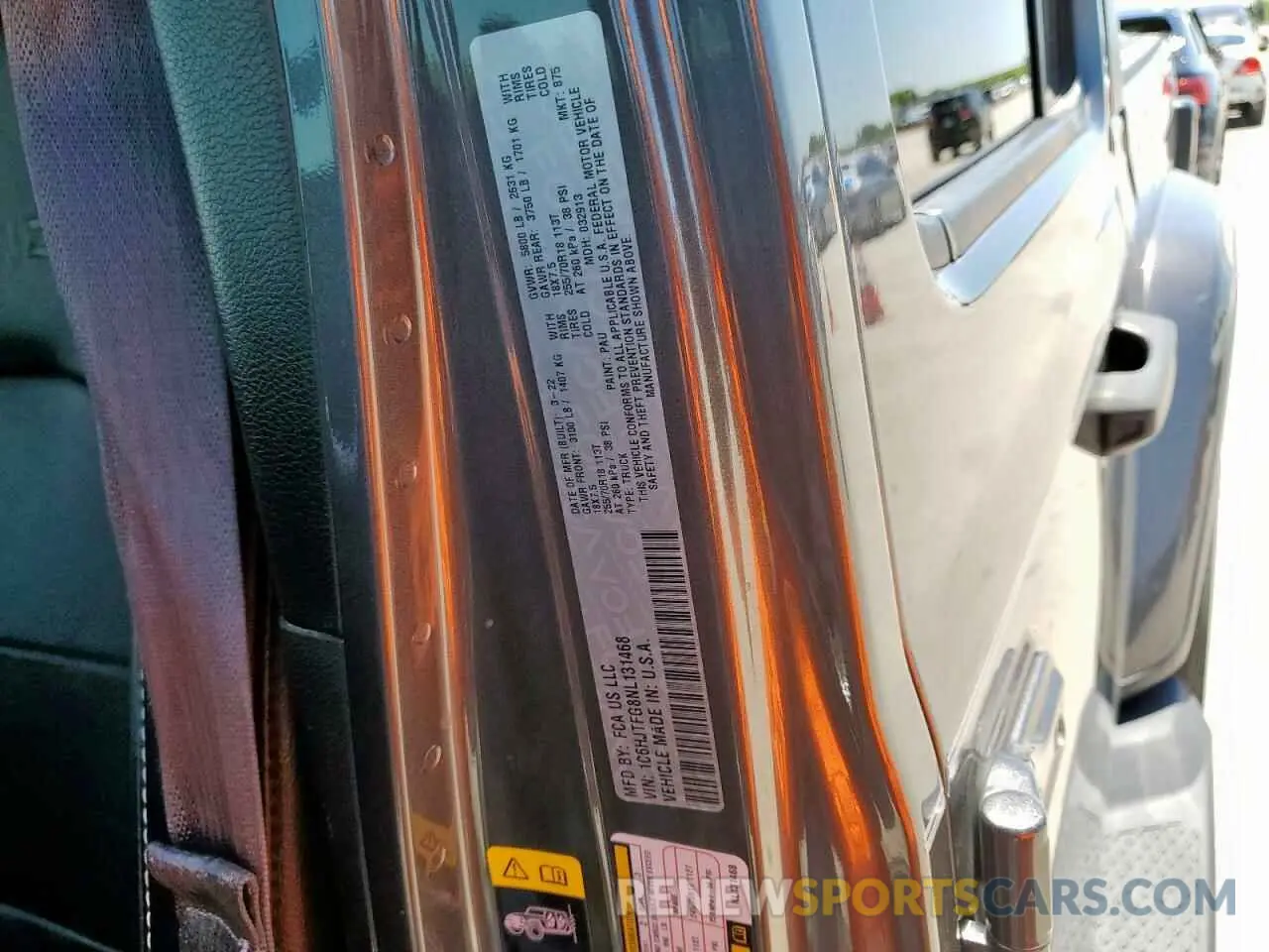 12 Photograph of a damaged car 1C6HJTFG8NL131468 JEEP GLADIATOR 2022