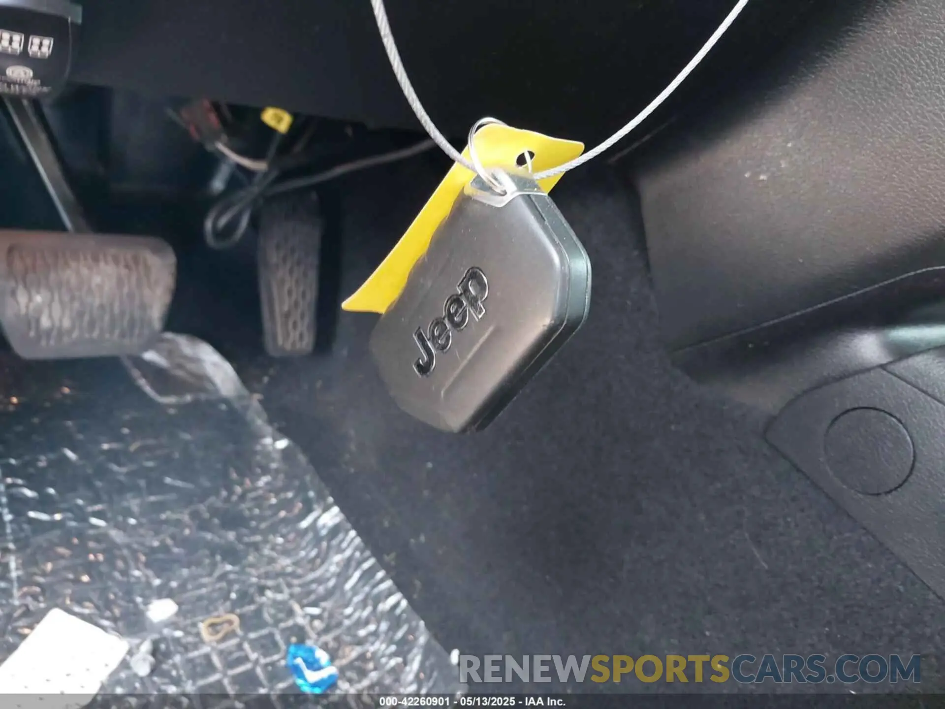 11 Photograph of a damaged car 1C6HJTFG9NL132354 JEEP GLADIATOR 2022