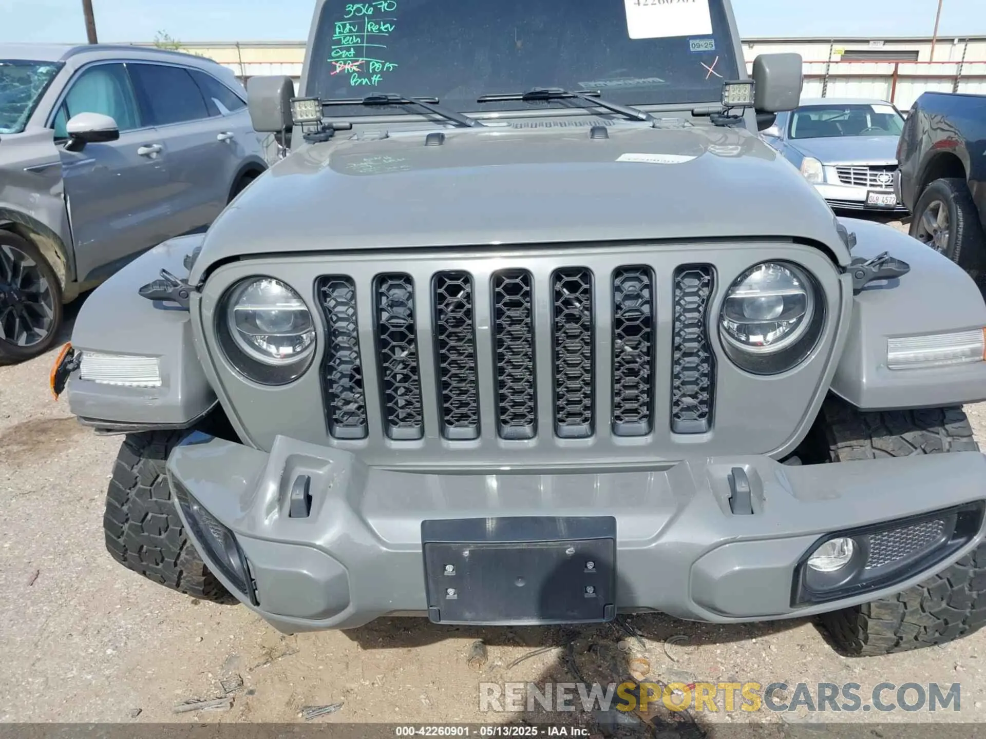 12 Photograph of a damaged car 1C6HJTFG9NL132354 JEEP GLADIATOR 2022