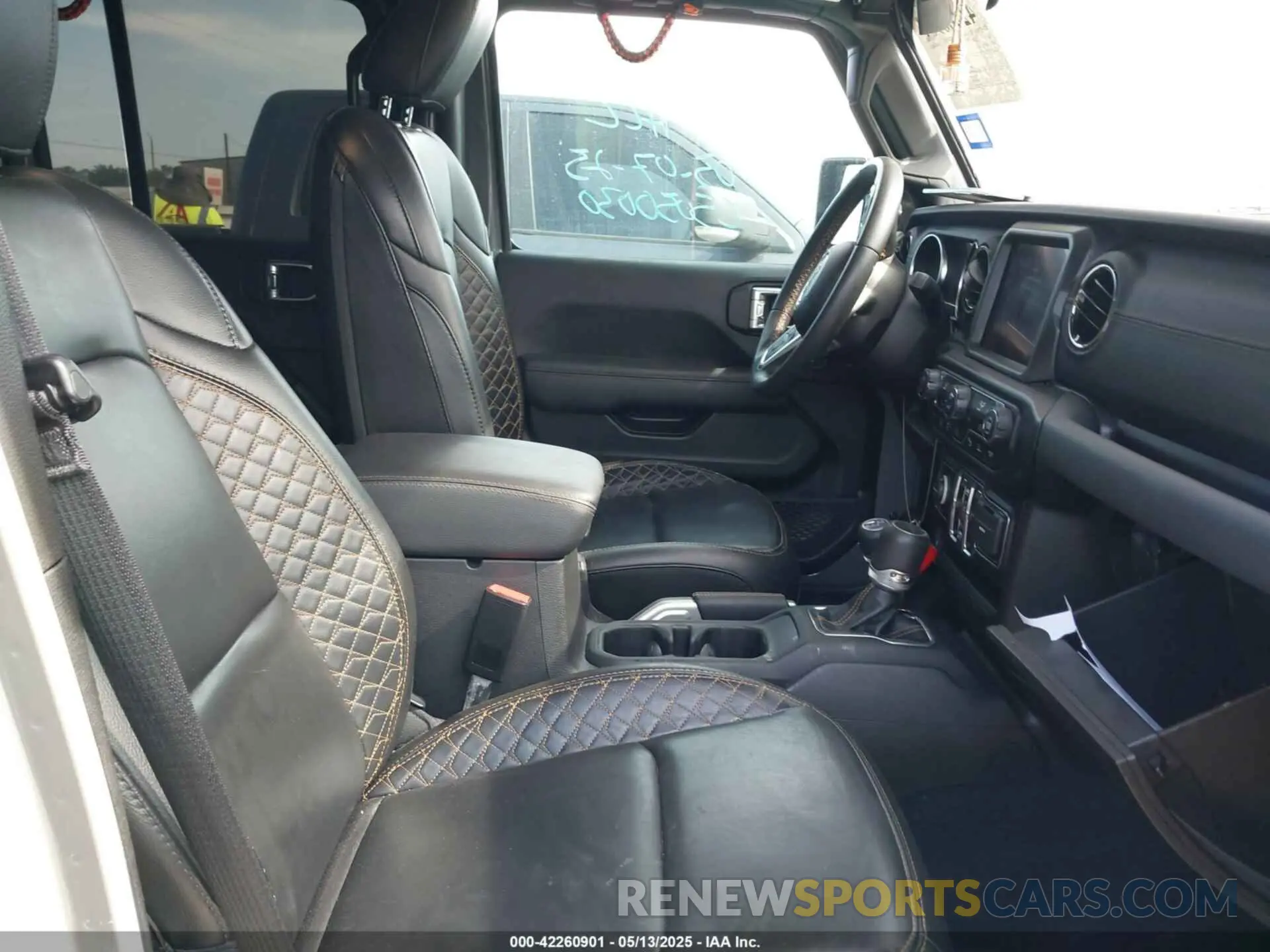 5 Photograph of a damaged car 1C6HJTFG9NL132354 JEEP GLADIATOR 2022