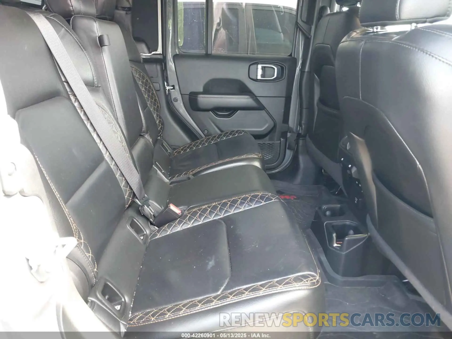 8 Photograph of a damaged car 1C6HJTFG9NL132354 JEEP GLADIATOR 2022