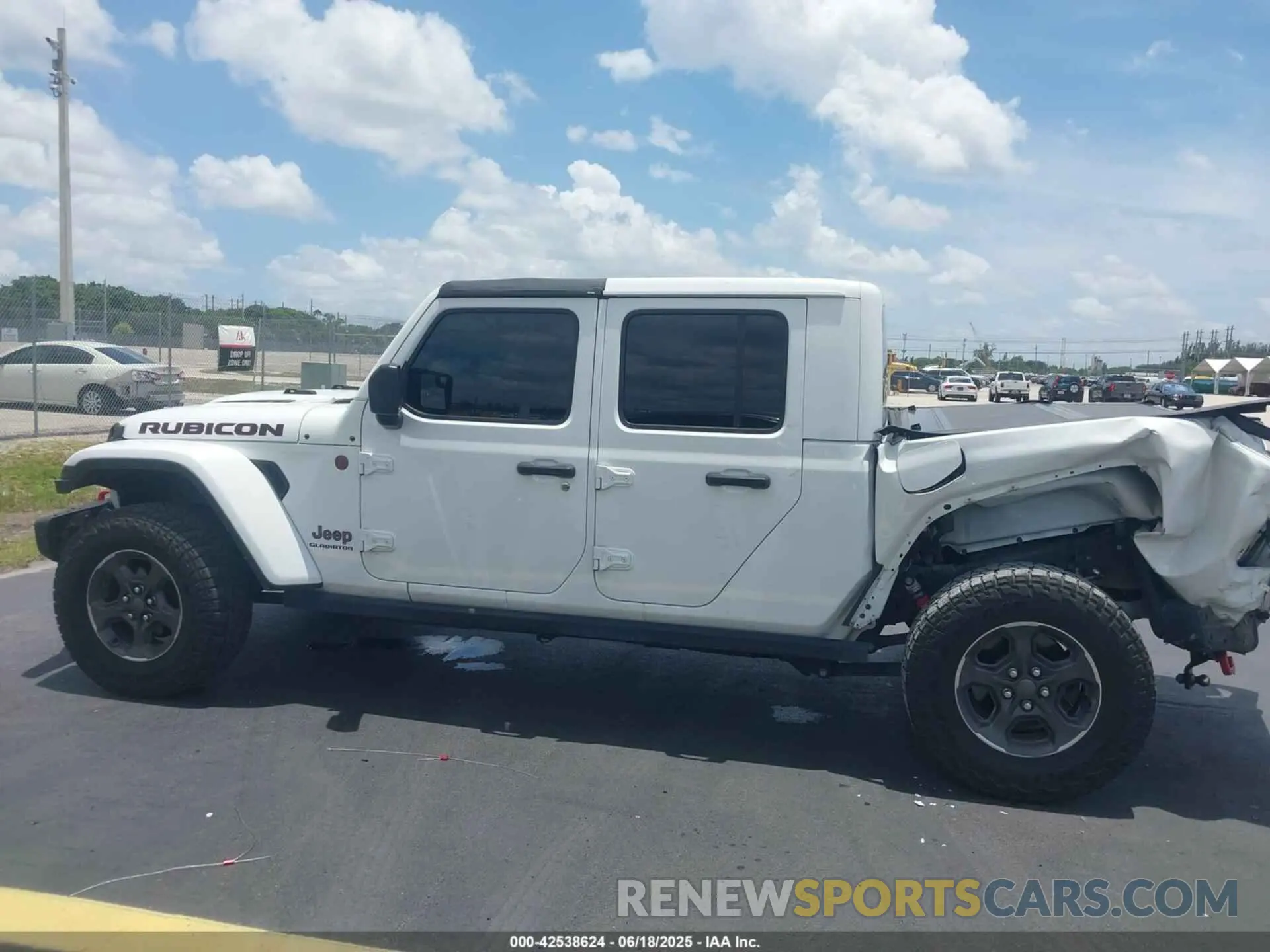 14 Photograph of a damaged car 1C6JJTBG3NL118666 JEEP GLADIATOR 2022