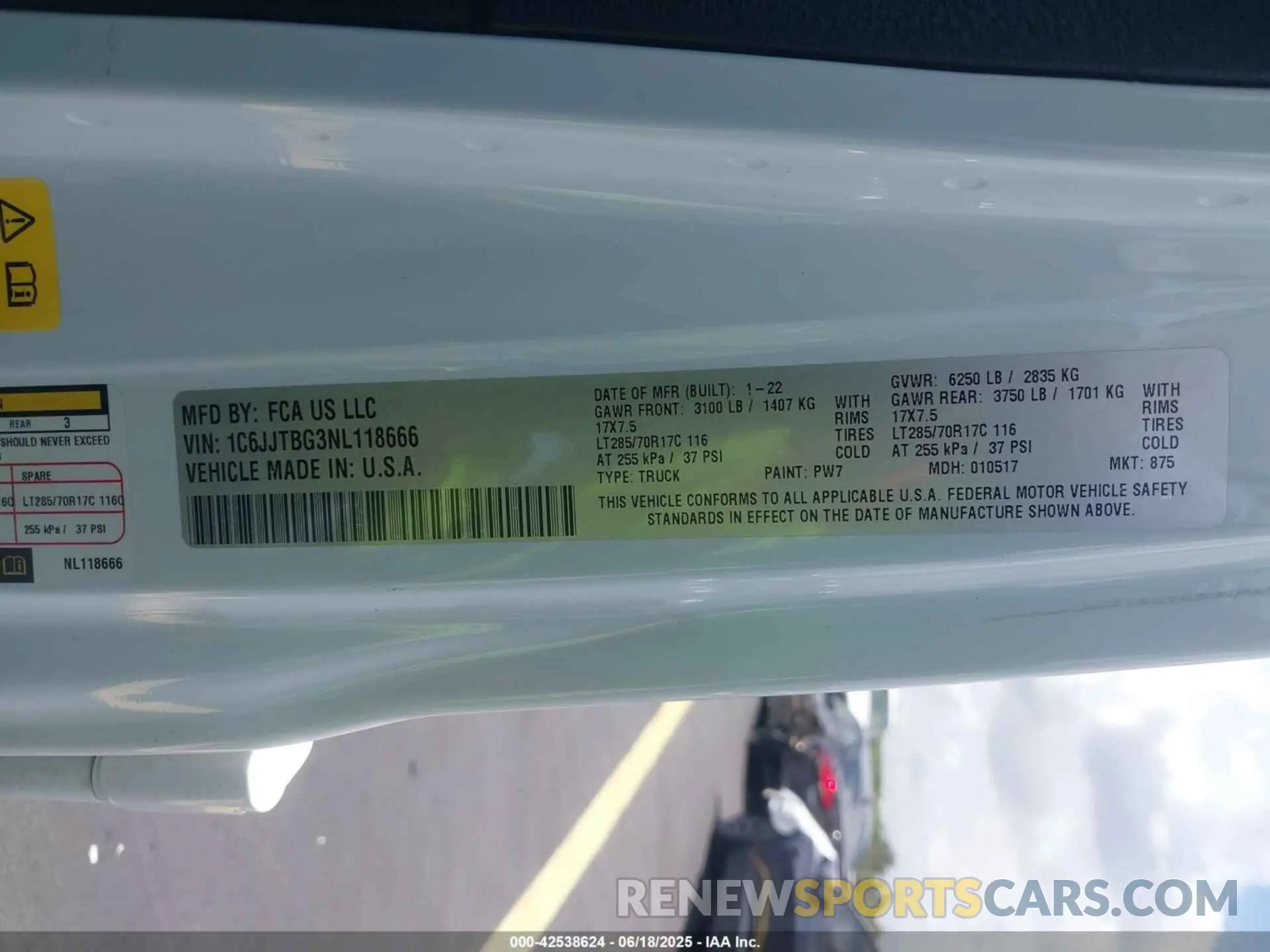 9 Photograph of a damaged car 1C6JJTBG3NL118666 JEEP GLADIATOR 2022