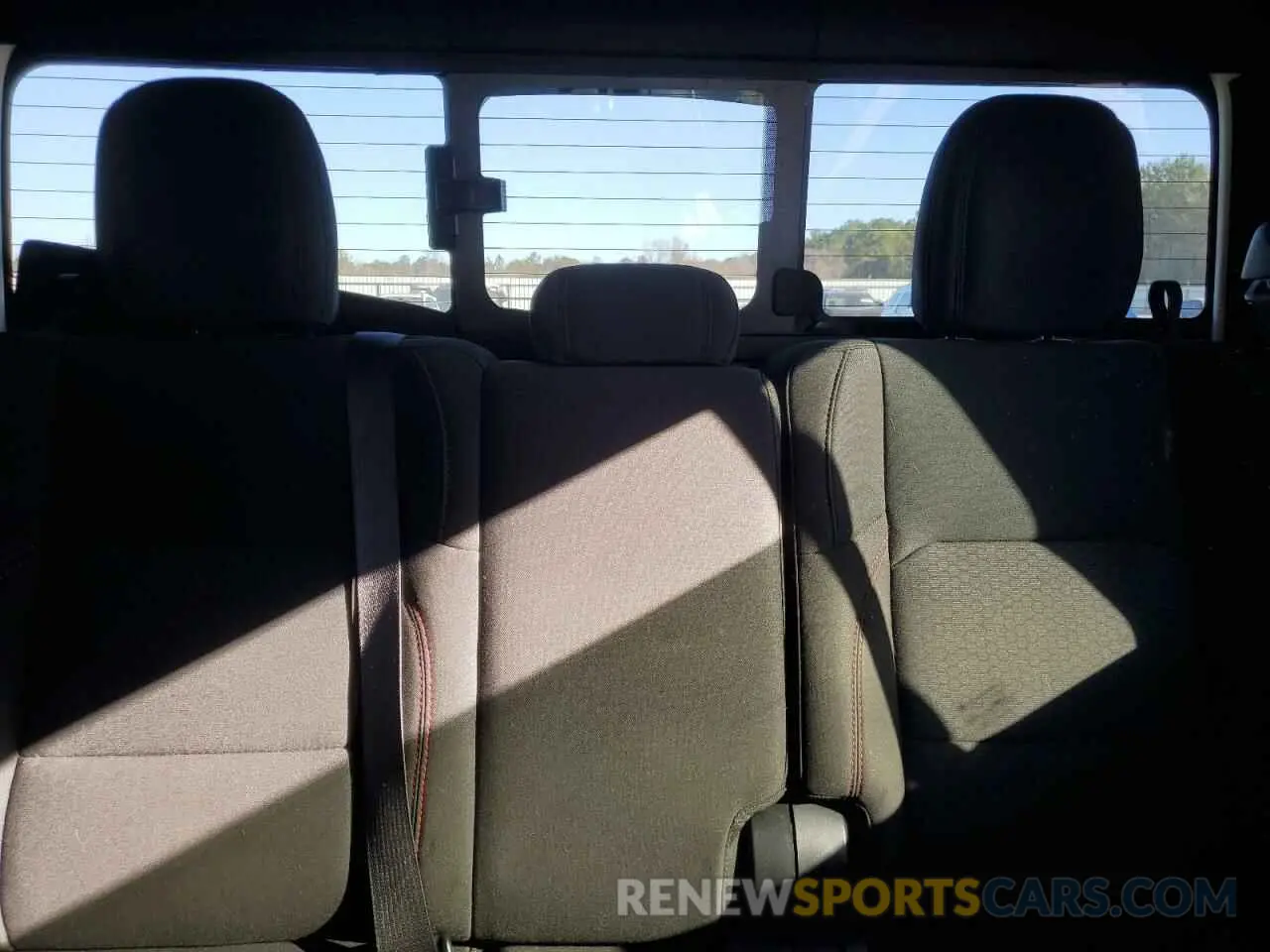 10 Photograph of a damaged car 1C6JJTBG6NL124641 JEEP GLADIATOR 2022