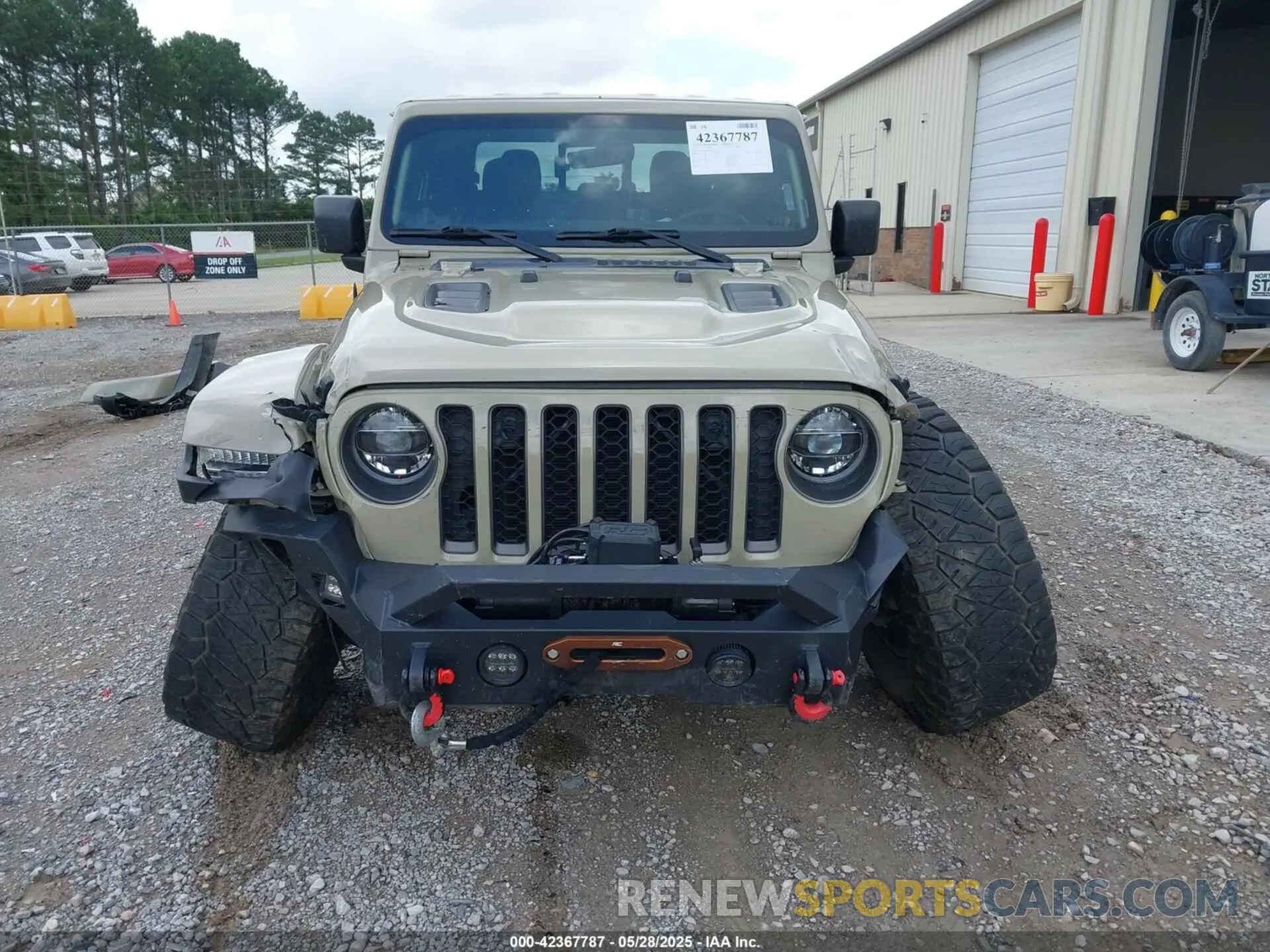 13 Photograph of a damaged car 1C6JJTBG6NL180529 JEEP GLADIATOR 2022