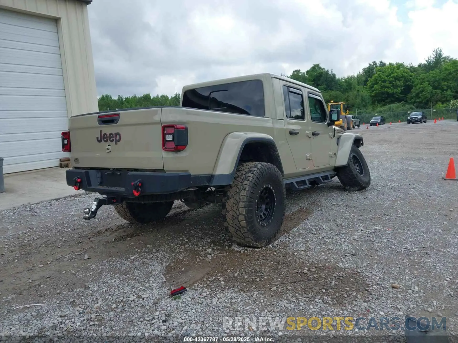 4 Photograph of a damaged car 1C6JJTBG6NL180529 JEEP GLADIATOR 2022