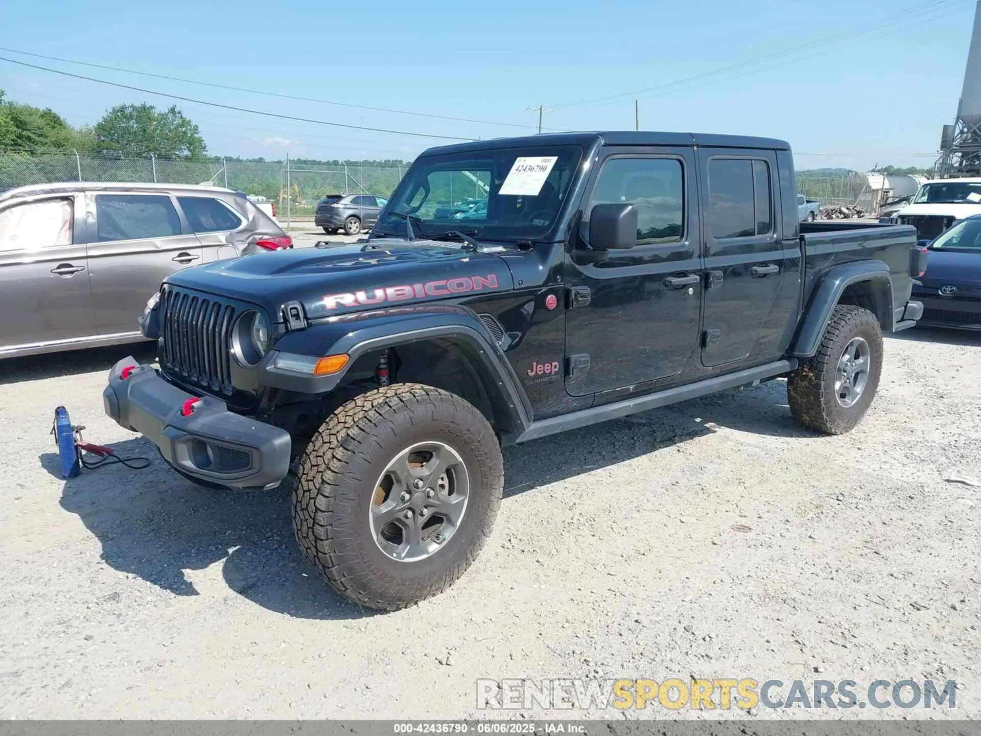 2 Photograph of a damaged car 1C6JJTBG7NL152349 JEEP GLADIATOR 2022