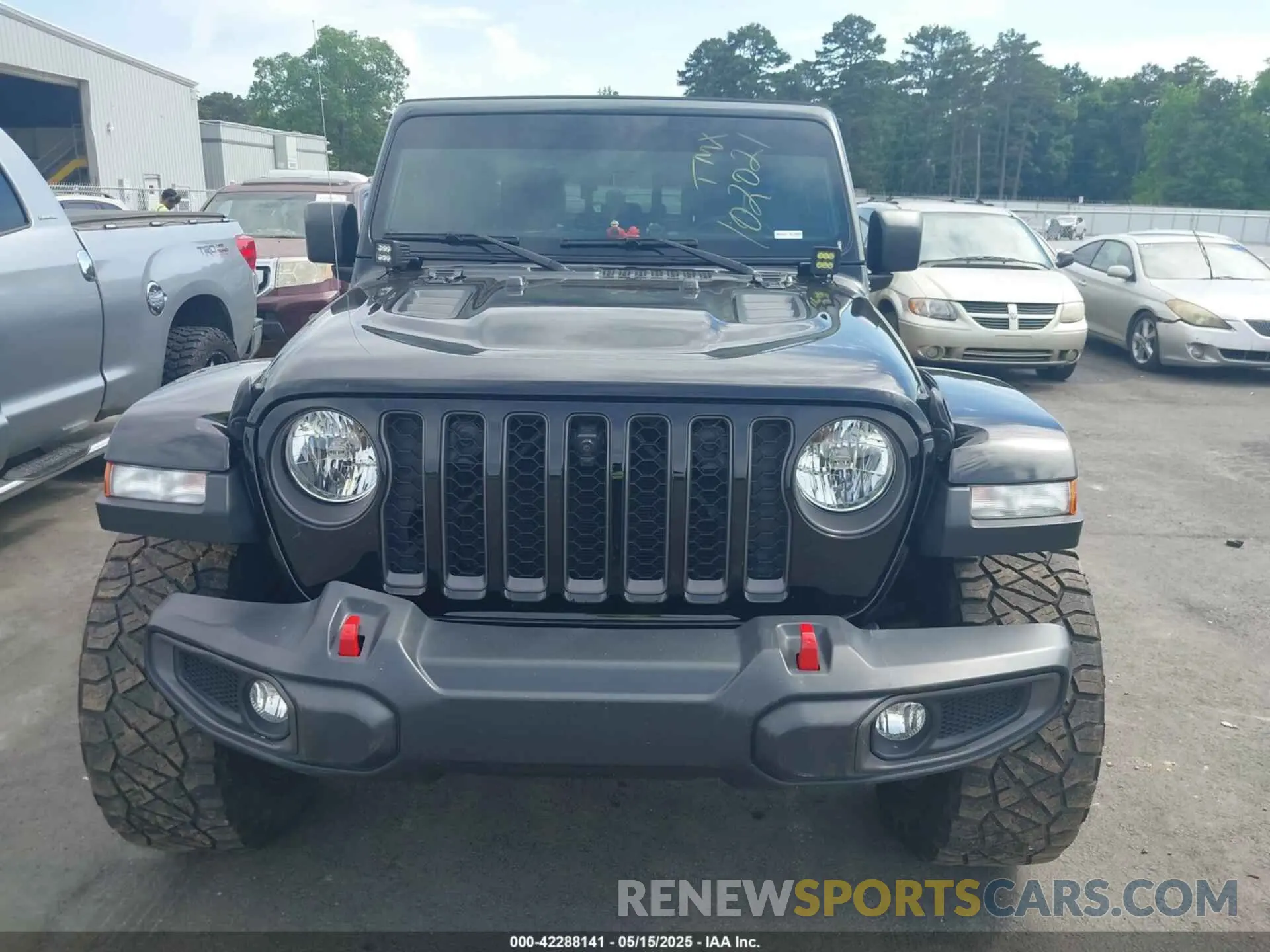 11 Photograph of a damaged car 1C6JJTBG9NL102021 JEEP GLADIATOR 2022