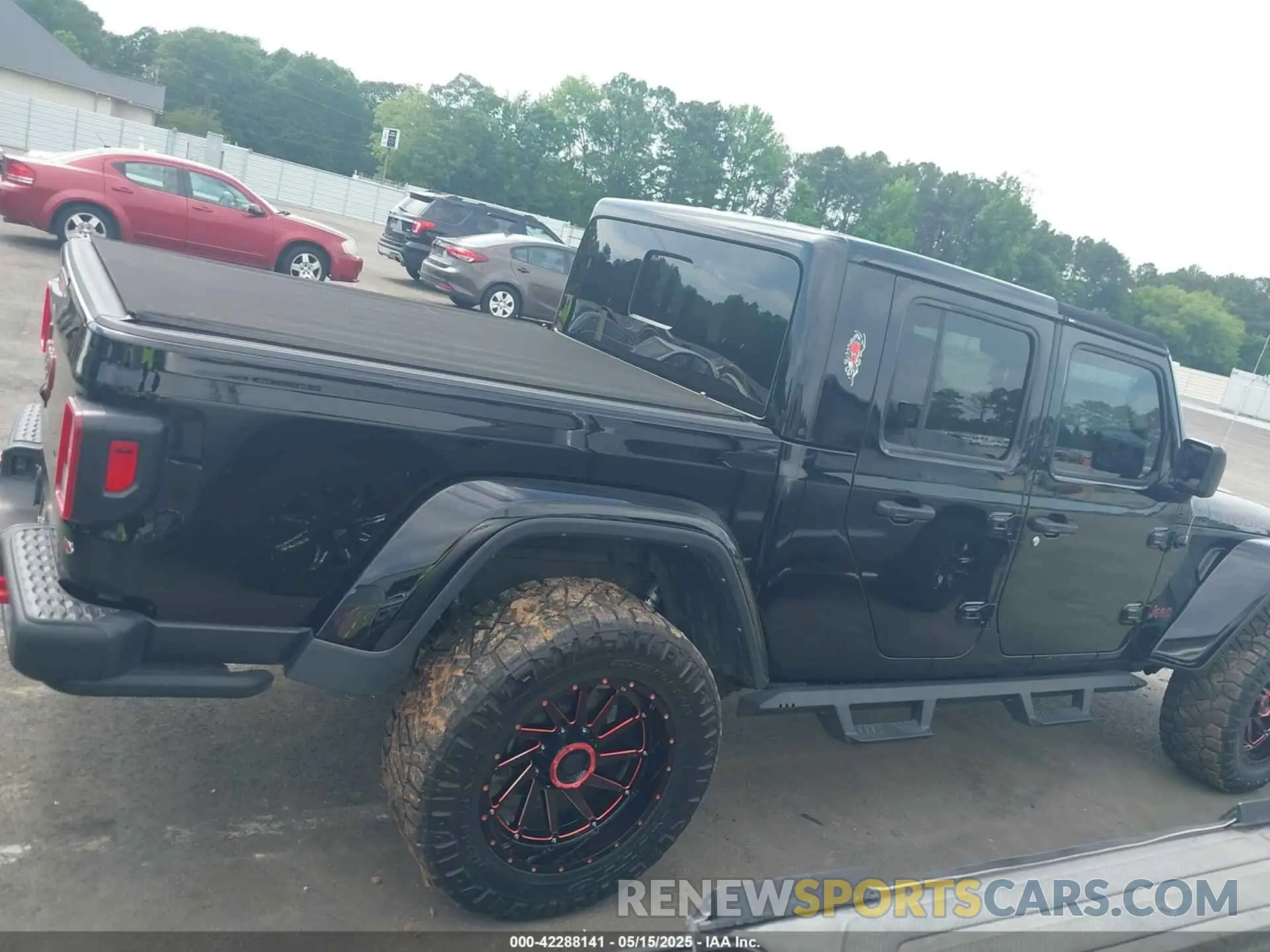 12 Photograph of a damaged car 1C6JJTBG9NL102021 JEEP GLADIATOR 2022