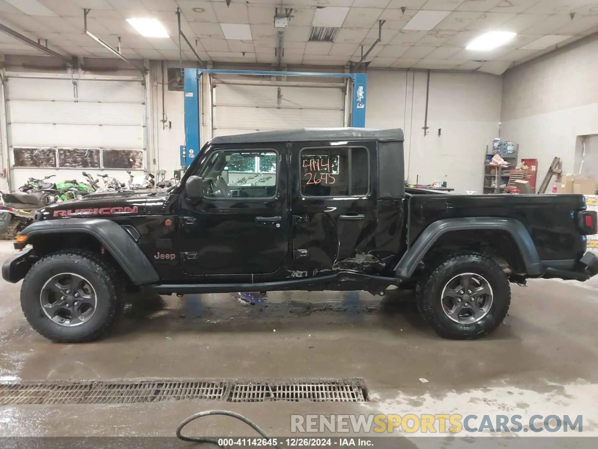 14 Photograph of a damaged car 1C6JJTBGXNL112413 JEEP GLADIATOR 2022