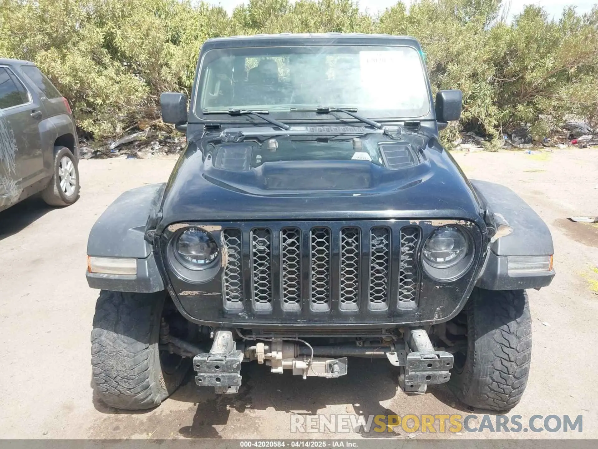 11 Photograph of a damaged car 1C6JJTBM3NL165377 JEEP GLADIATOR 2022