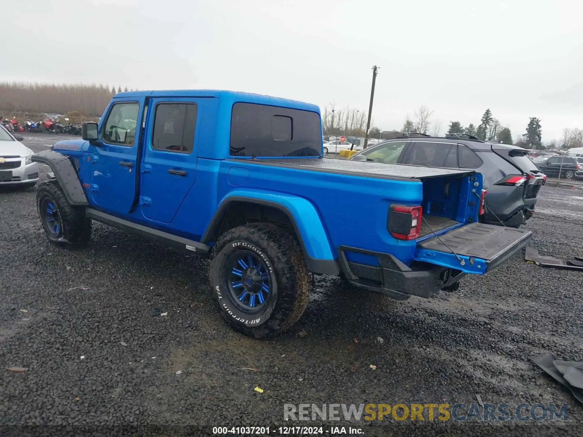 3 Photograph of a damaged car 1C6JJTBM8NL144962 JEEP GLADIATOR 2022