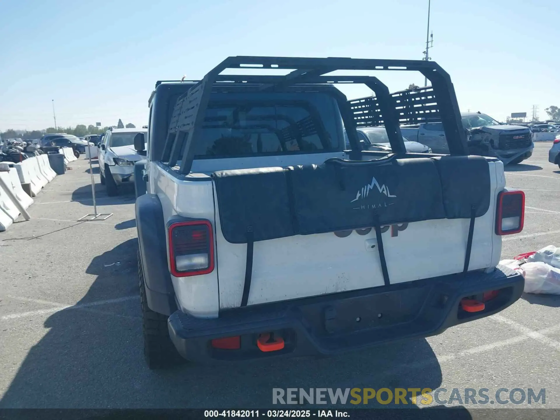 3 Photograph of a damaged car 1C6JJTEG0NL103523 JEEP GLADIATOR 2022