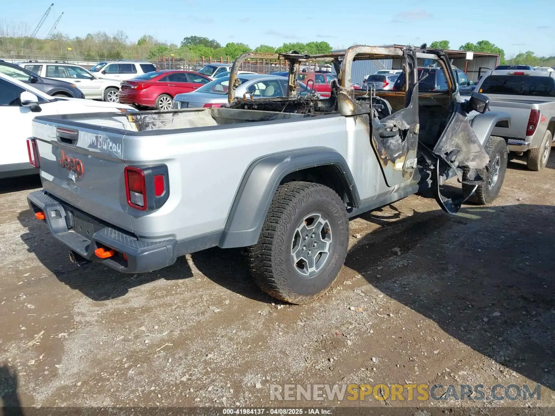 4 Photograph of a damaged car 1C6JJTEG0NL118085 JEEP GLADIATOR 2022