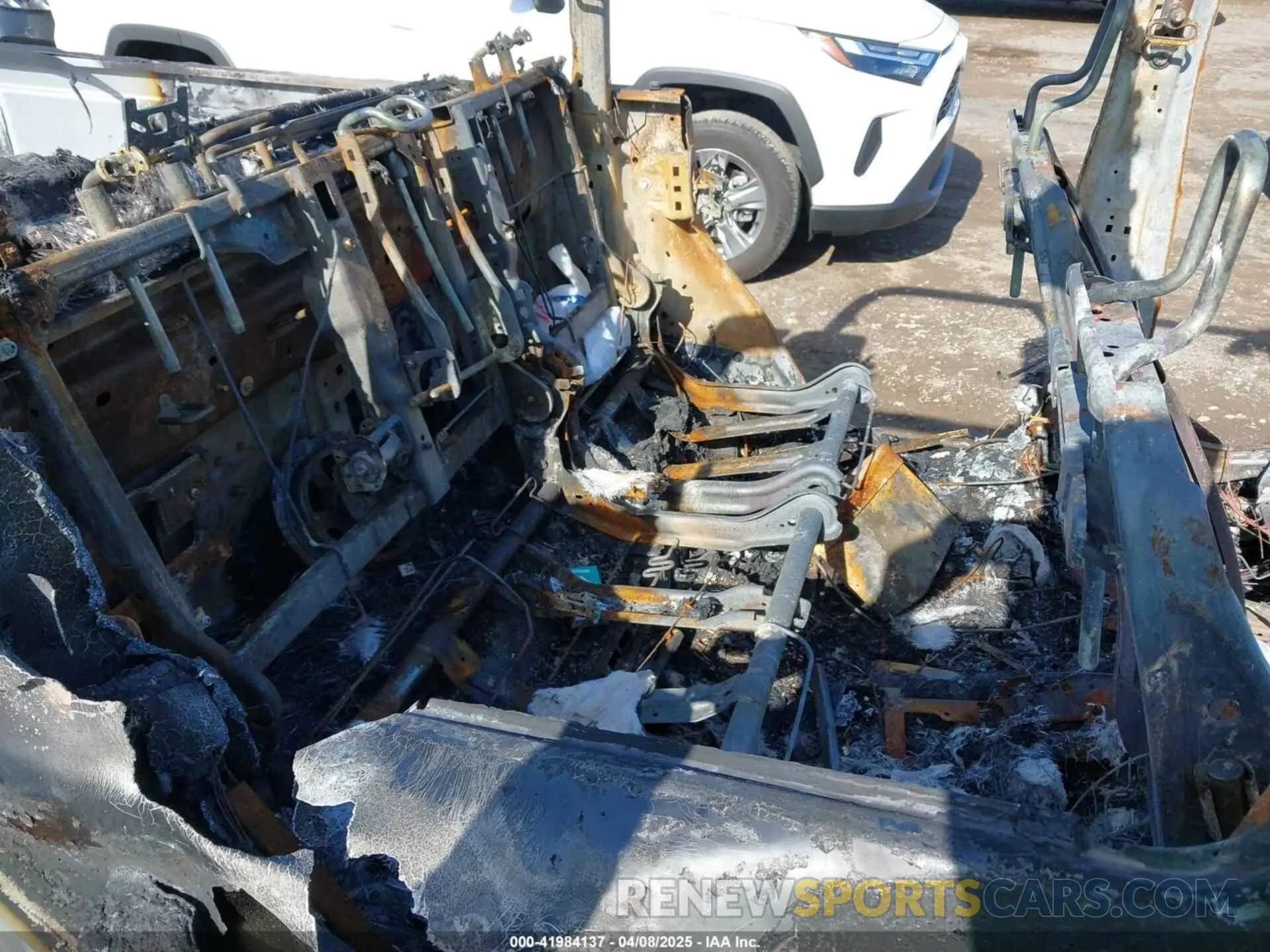 8 Photograph of a damaged car 1C6JJTEG0NL118085 JEEP GLADIATOR 2022