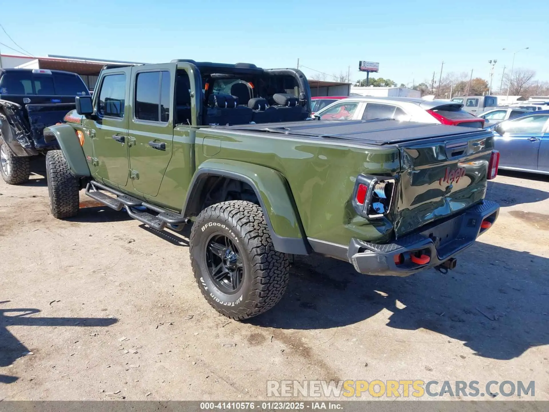 3 Photograph of a damaged car 1C6JJTEG5NL110886 JEEP GLADIATOR 2022