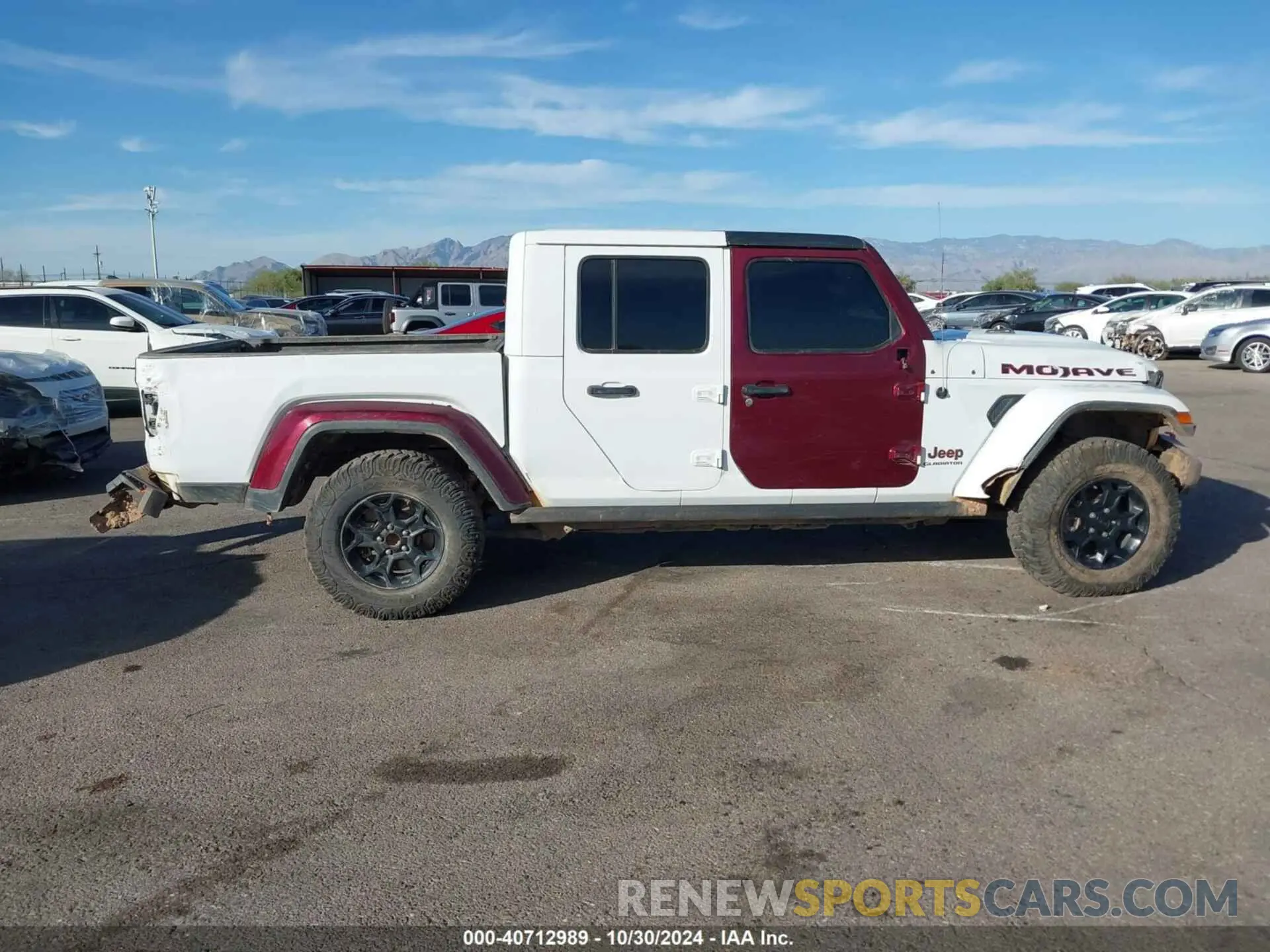 12 Photograph of a damaged car 1C6JJTEG6NL100383 JEEP GLADIATOR 2022