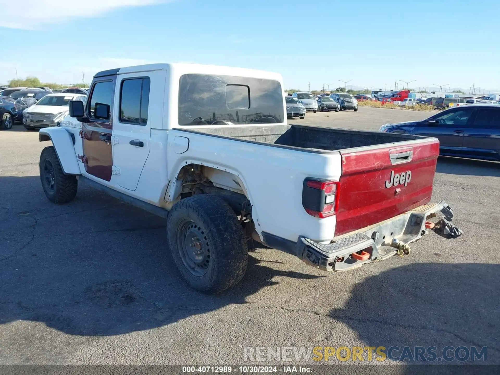 3 Photograph of a damaged car 1C6JJTEG6NL100383 JEEP GLADIATOR 2022