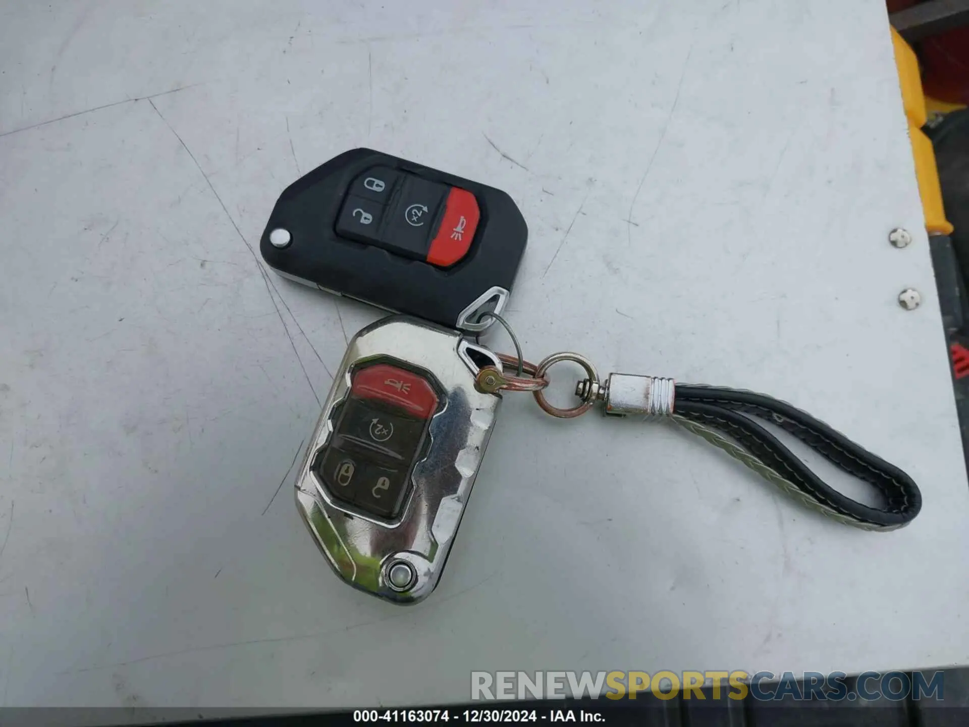 11 Photograph of a damaged car 1C6JJTEG8NL130971 JEEP GLADIATOR 2022