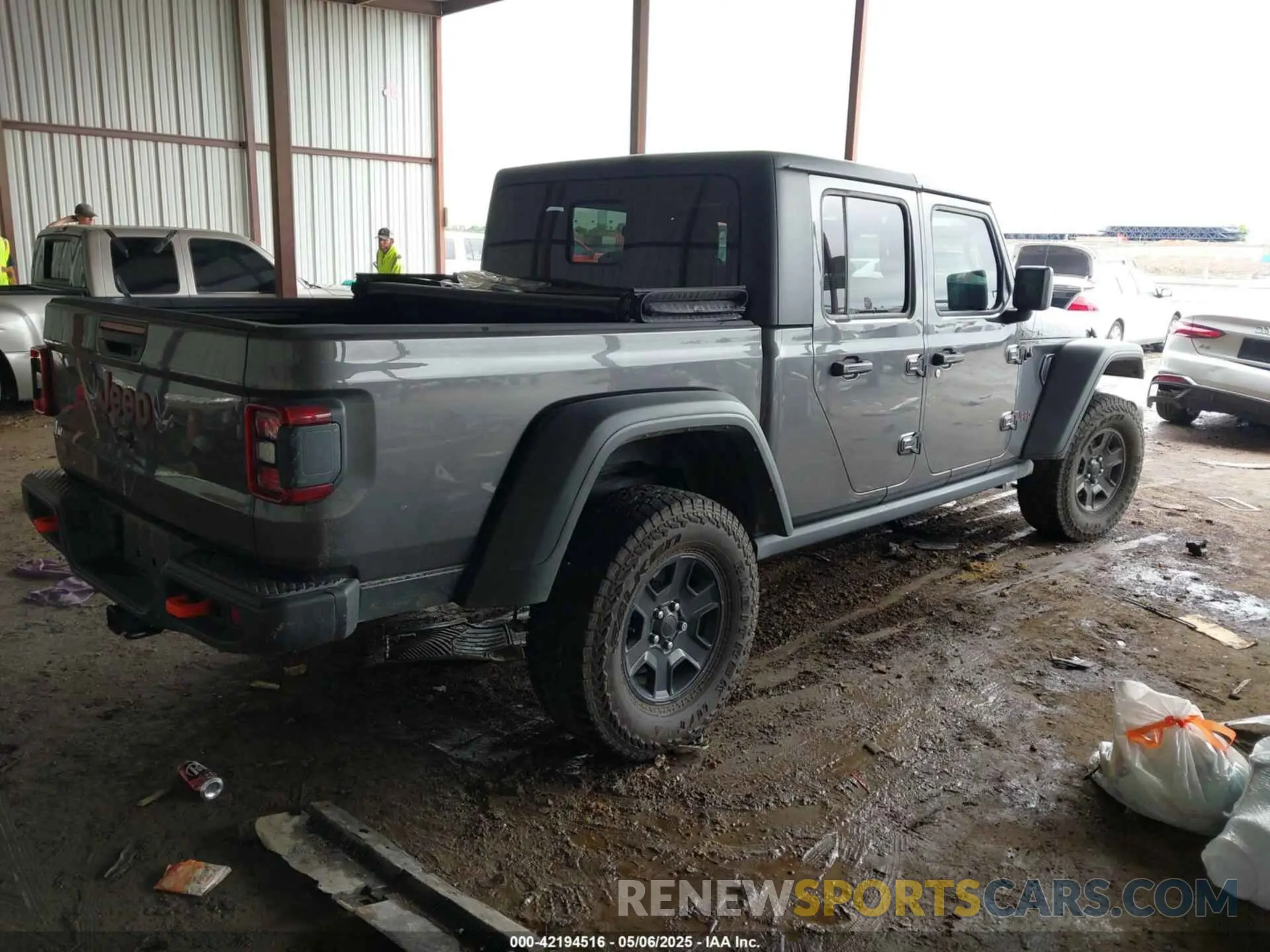 4 Photograph of a damaged car 1C6JJTEG8NL182360 JEEP GLADIATOR 2022