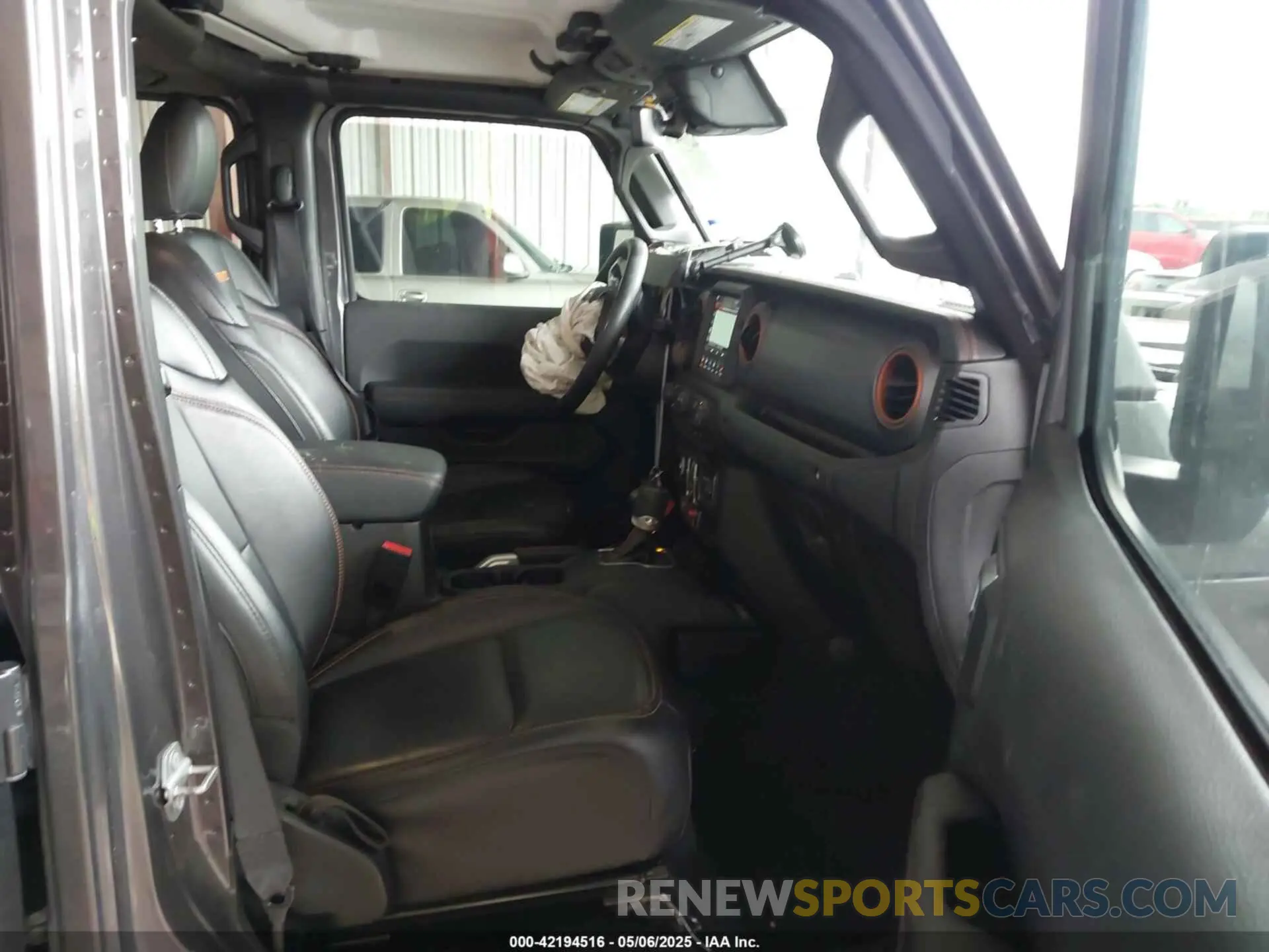5 Photograph of a damaged car 1C6JJTEG8NL182360 JEEP GLADIATOR 2022