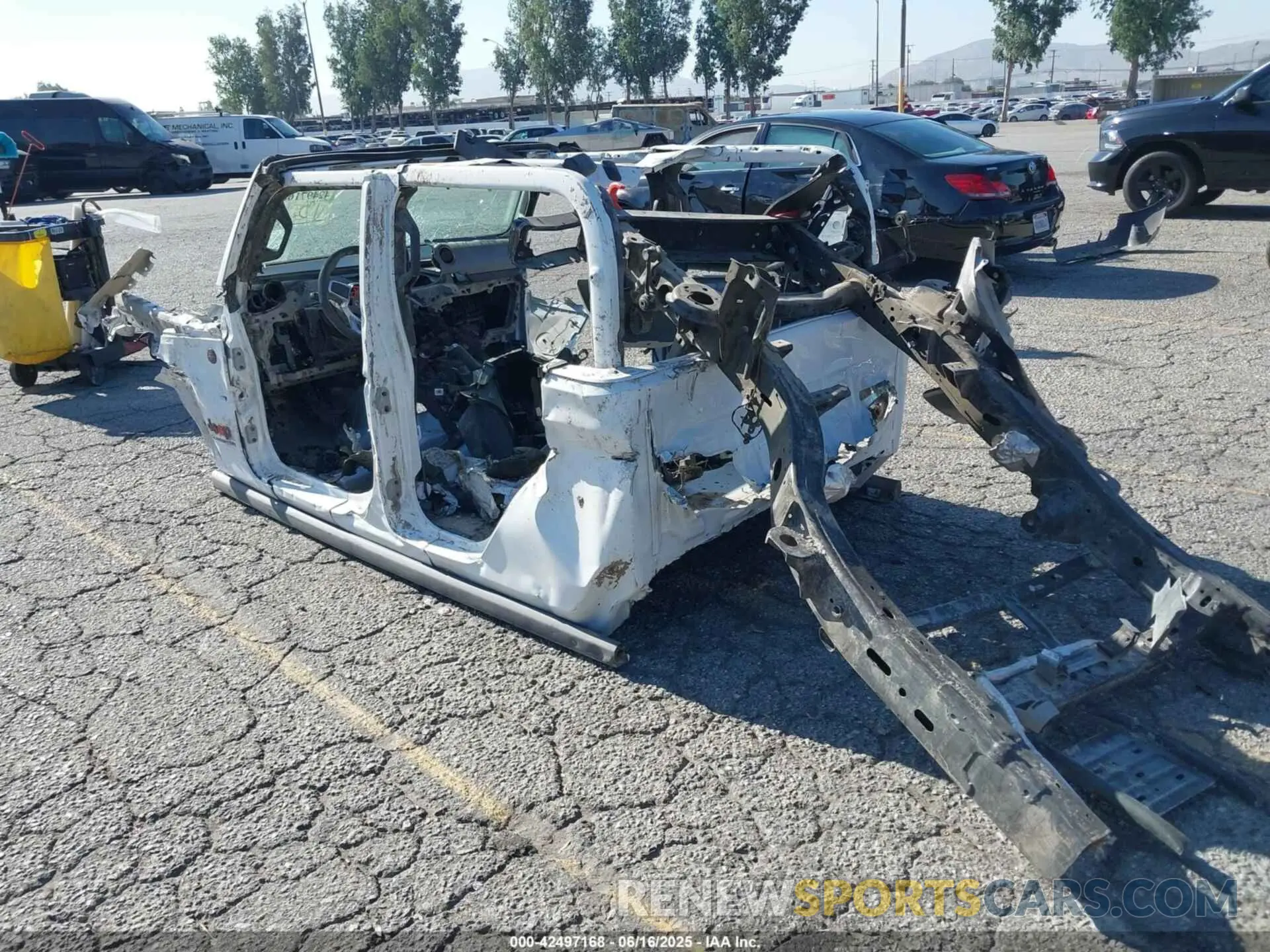 3 Photograph of a damaged car 1C6JJTEGXNL128817 JEEP GLADIATOR 2022
