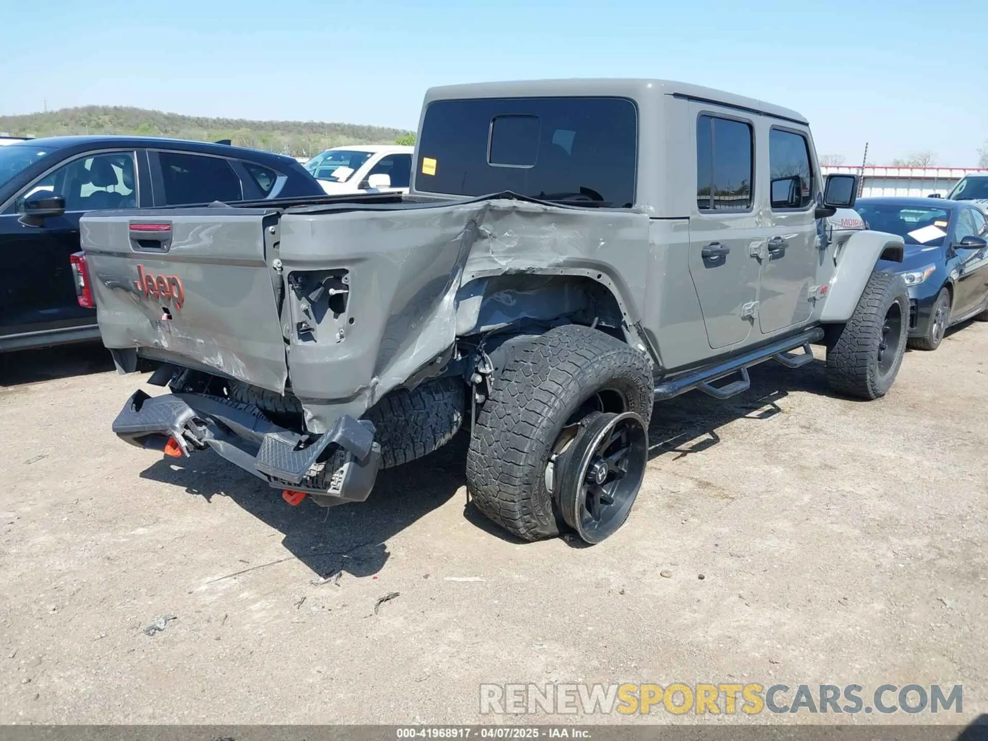 4 Photograph of a damaged car 1C6JJTEGXNL155838 JEEP GLADIATOR 2022