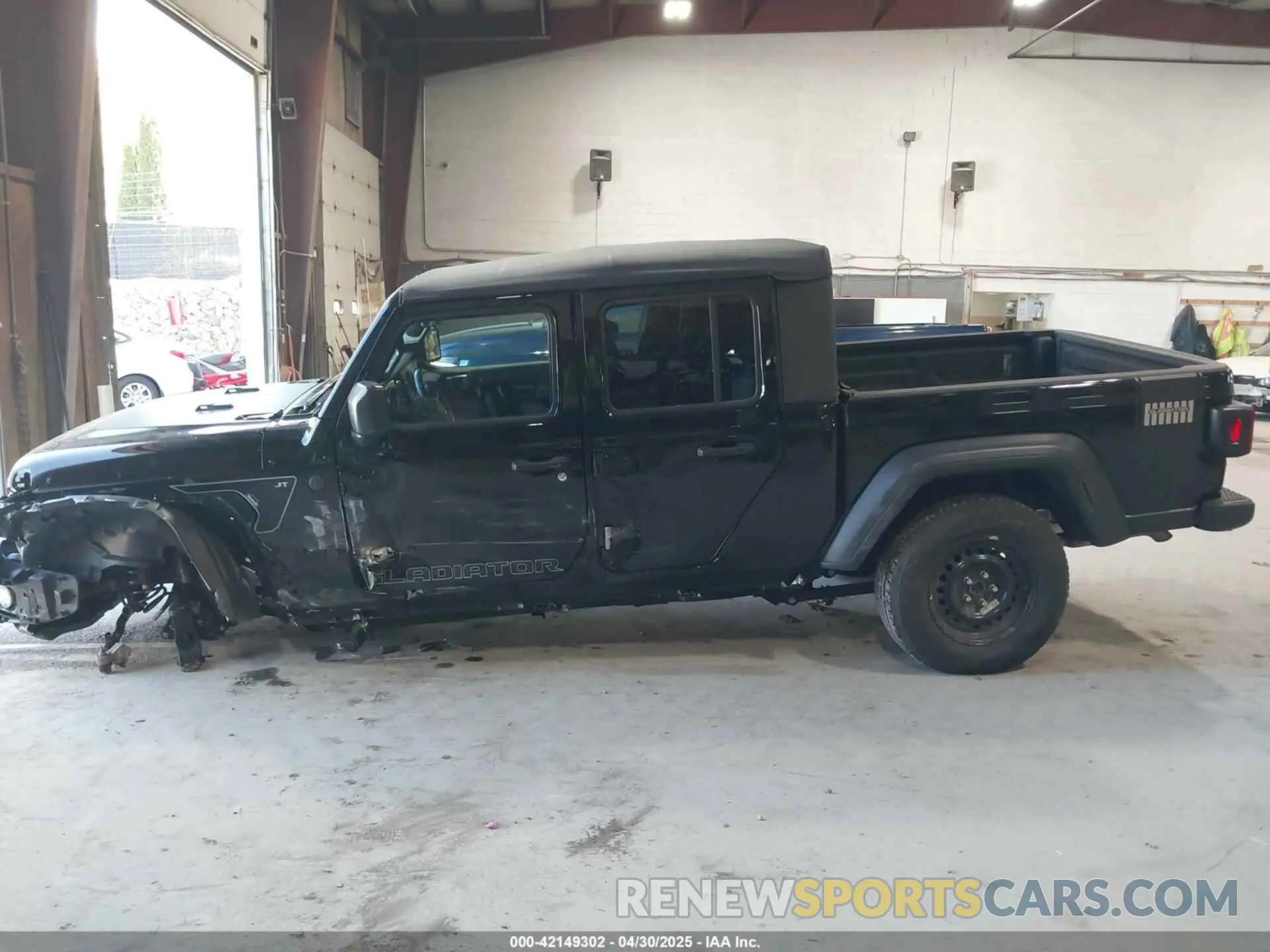 14 Photograph of a damaged car 1C6HJTAG1PL500942 JEEP GLADIATOR 2023