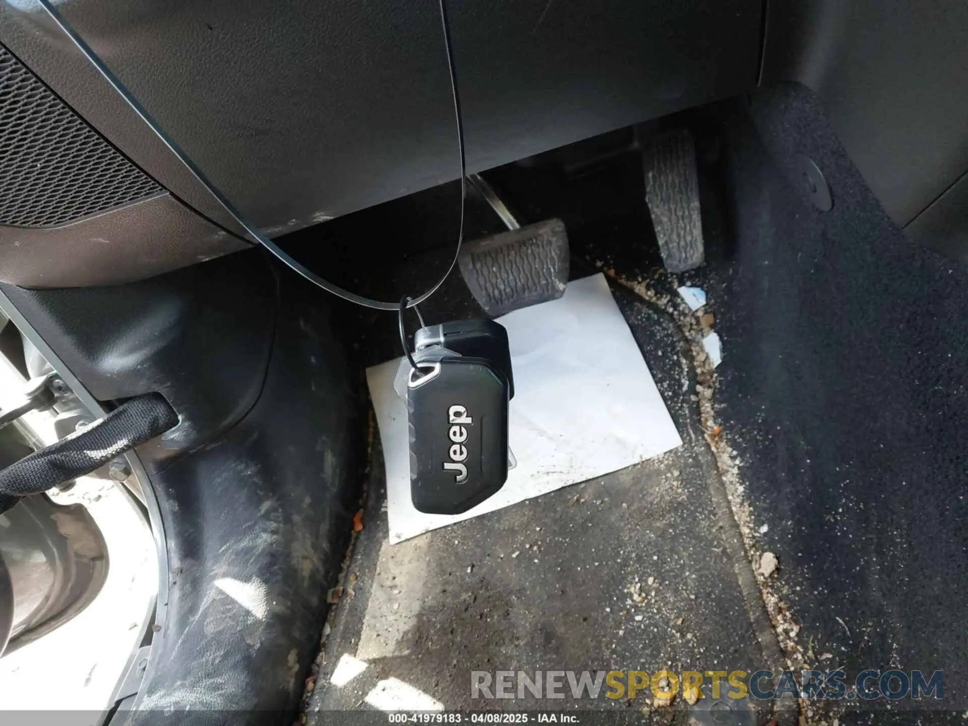 11 Photograph of a damaged car 1C6HJTAG1PL522374 JEEP GLADIATOR 2023