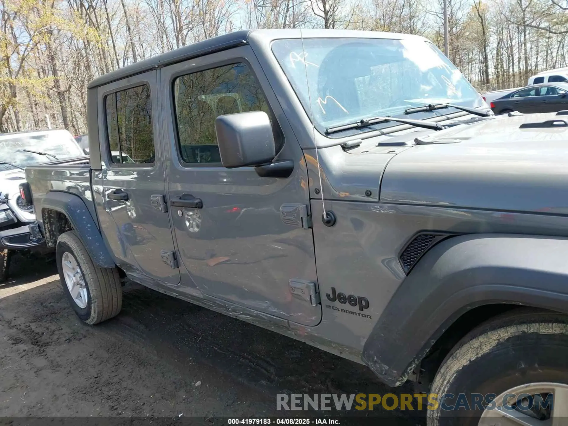 13 Photograph of a damaged car 1C6HJTAG1PL522374 JEEP GLADIATOR 2023
