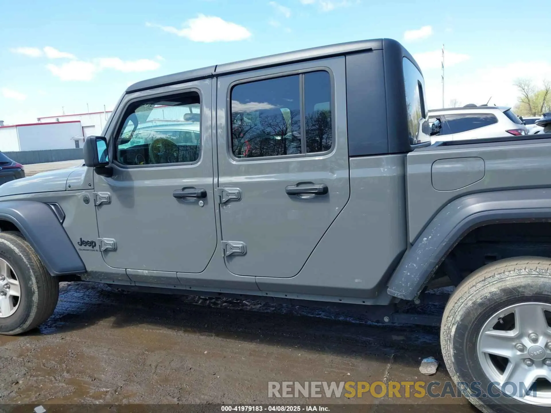 14 Photograph of a damaged car 1C6HJTAG1PL522374 JEEP GLADIATOR 2023