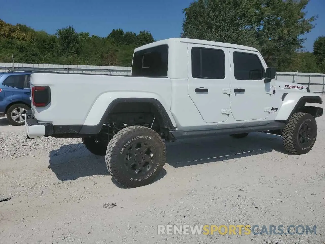 3 Photograph of a damaged car 1C6HJTAG1PL571817 JEEP GLADIATOR 2023