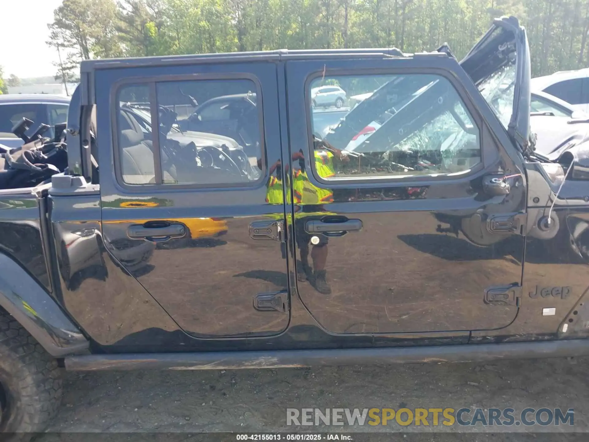 13 Photograph of a damaged car 1C6HJTAG2PL544870 JEEP GLADIATOR 2023