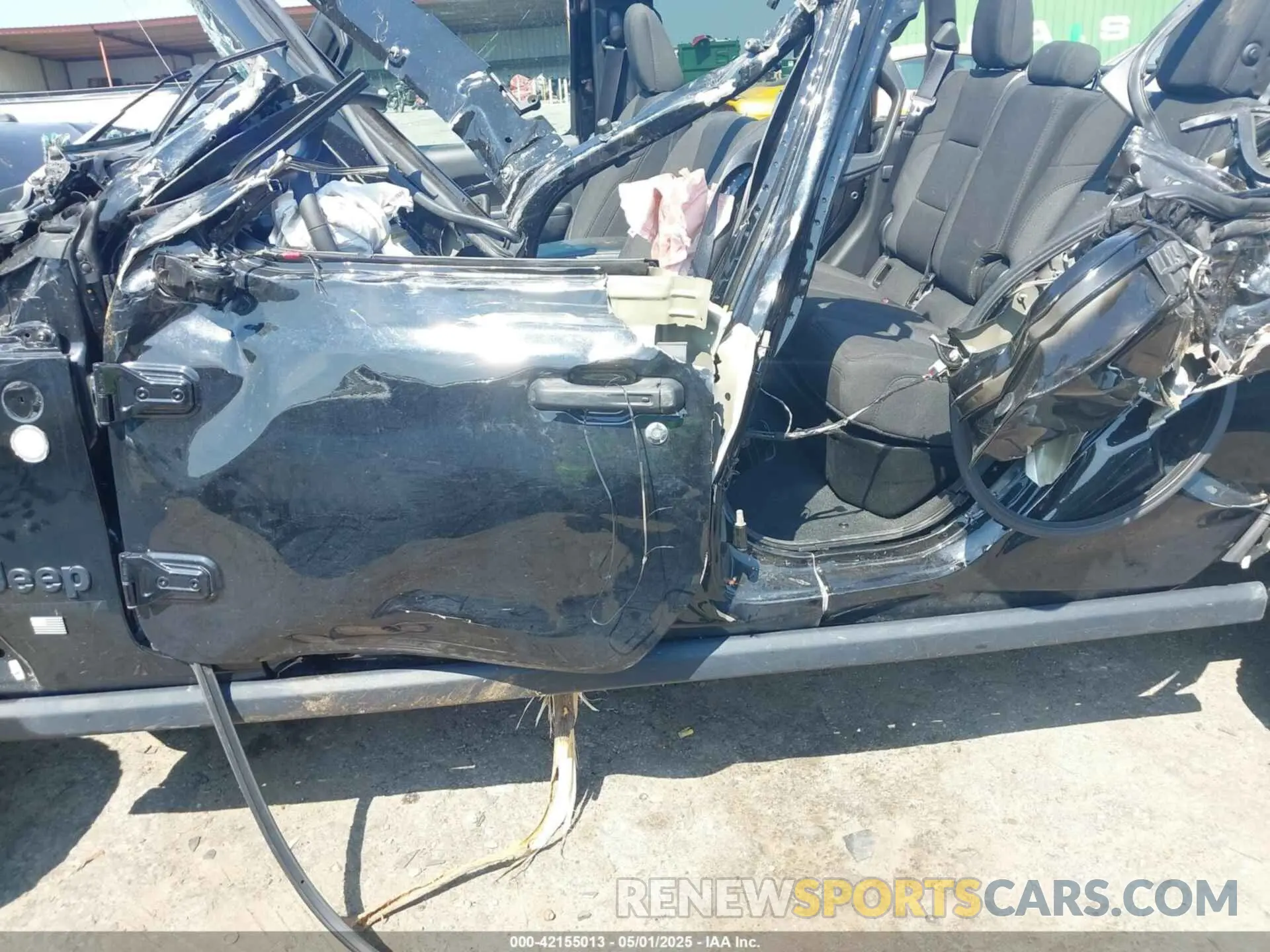 17 Photograph of a damaged car 1C6HJTAG2PL544870 JEEP GLADIATOR 2023