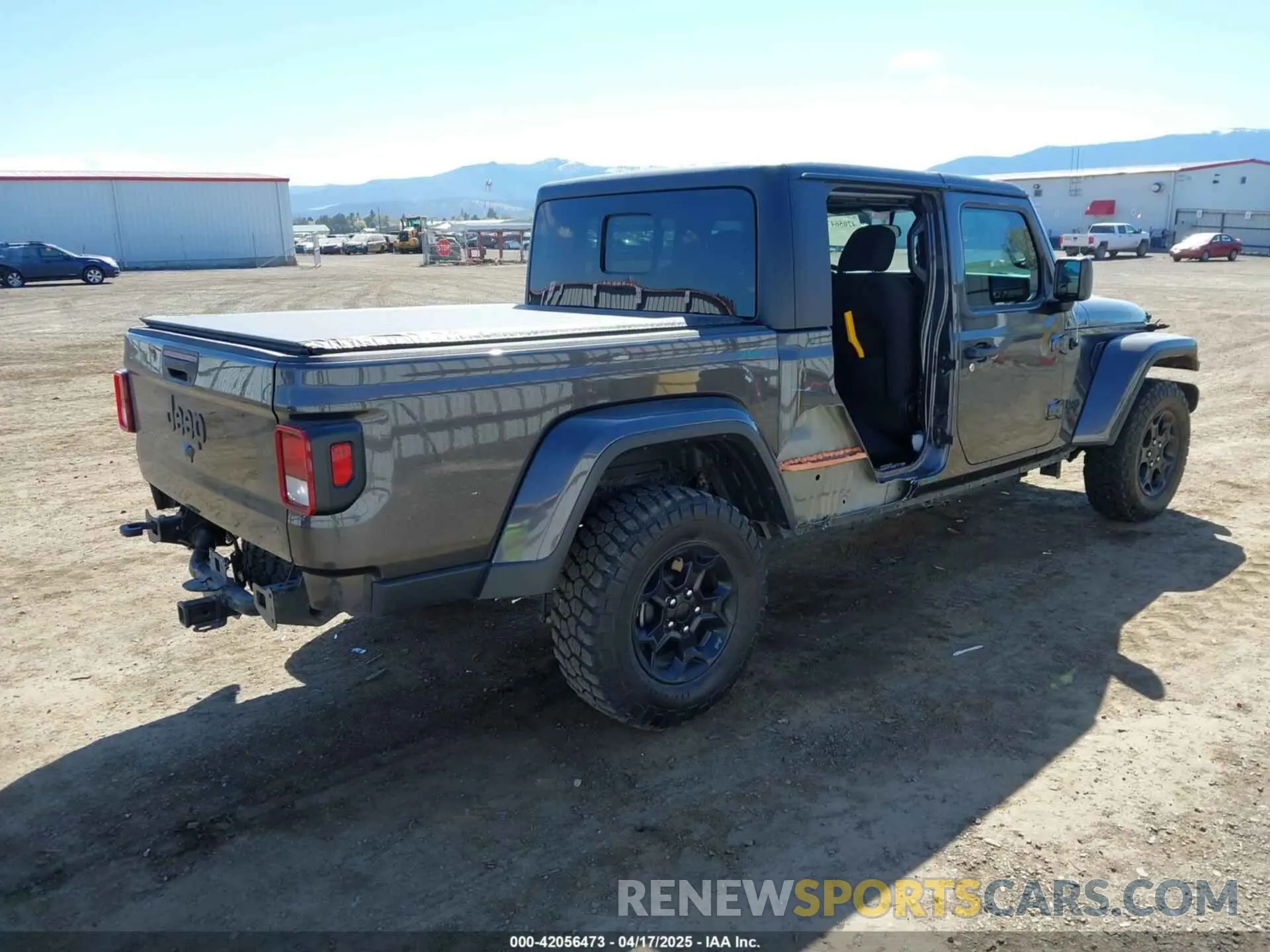 4 Photograph of a damaged car 1C6HJTAG2PL575276 JEEP GLADIATOR 2023